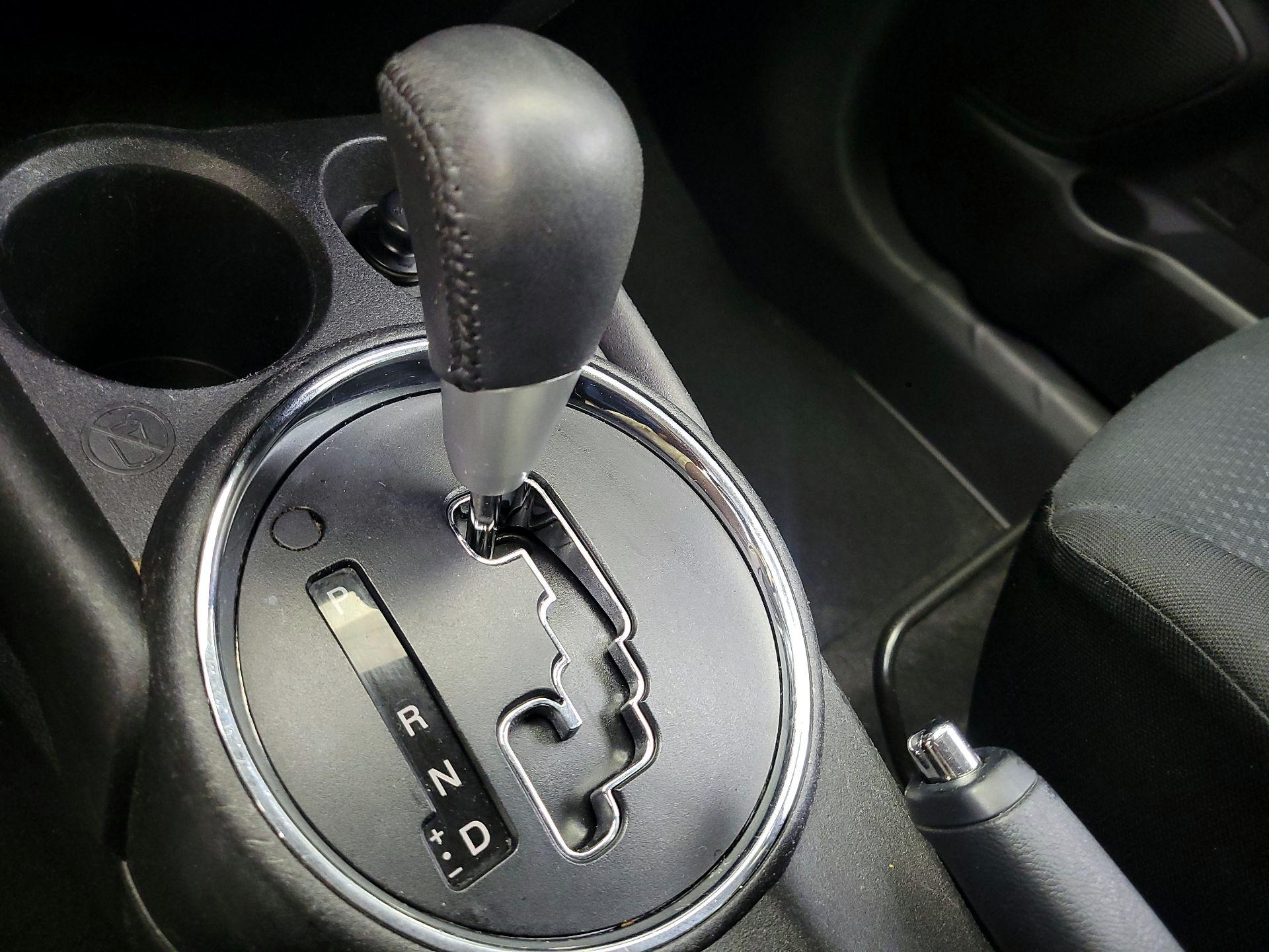 Thumbnail: 2015 Mitsubishi Outlander Sport - 16