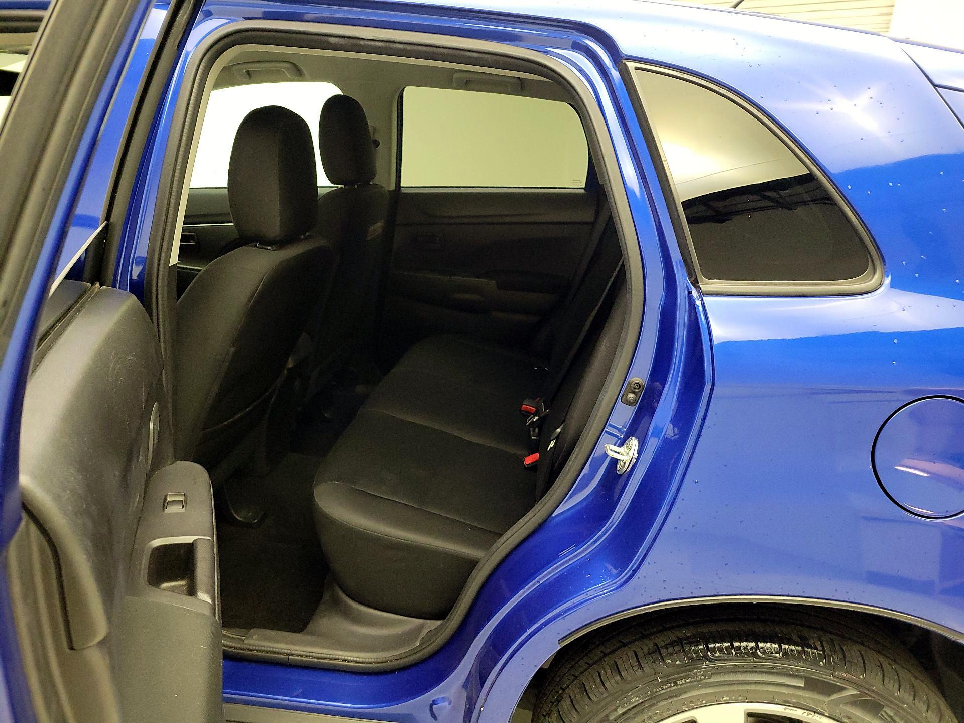 Thumbnail: 2015 Mitsubishi Outlander Sport - 18