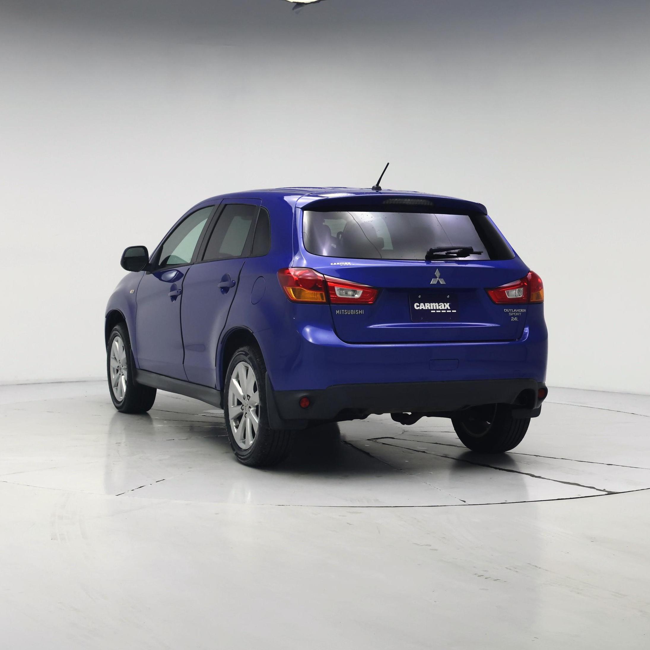 Thumbnail: 2015 Mitsubishi Outlander Sport - 2