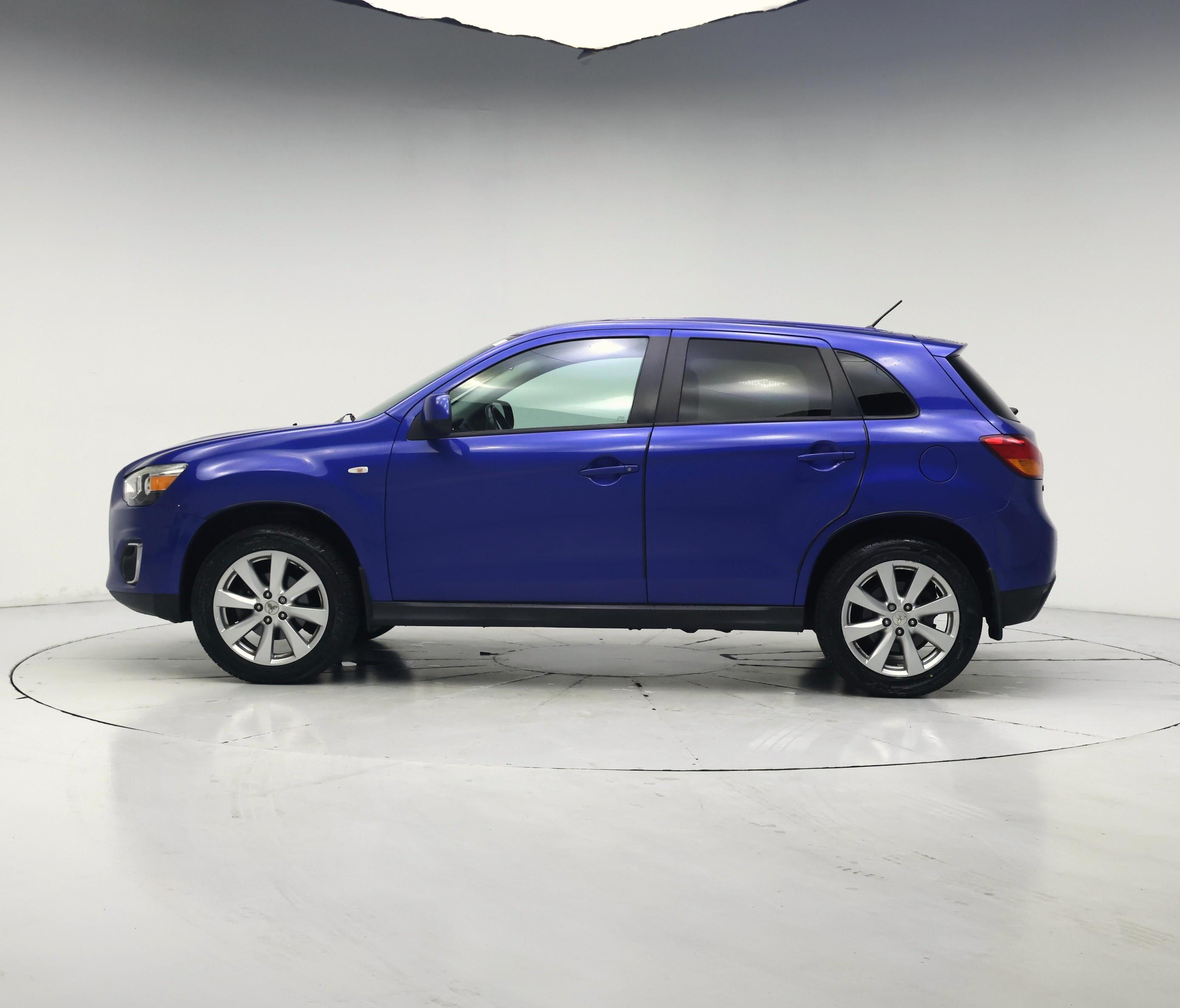 Thumbnail: 2015 Mitsubishi Outlander Sport - 3