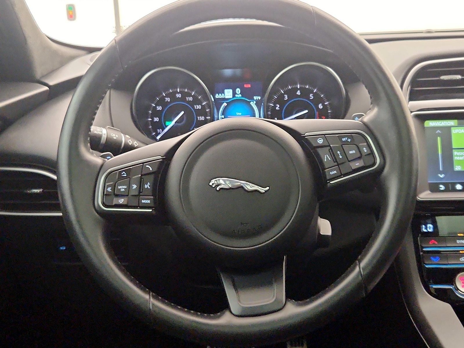 2019 Jaguar F-Pace Premium - Photo 11