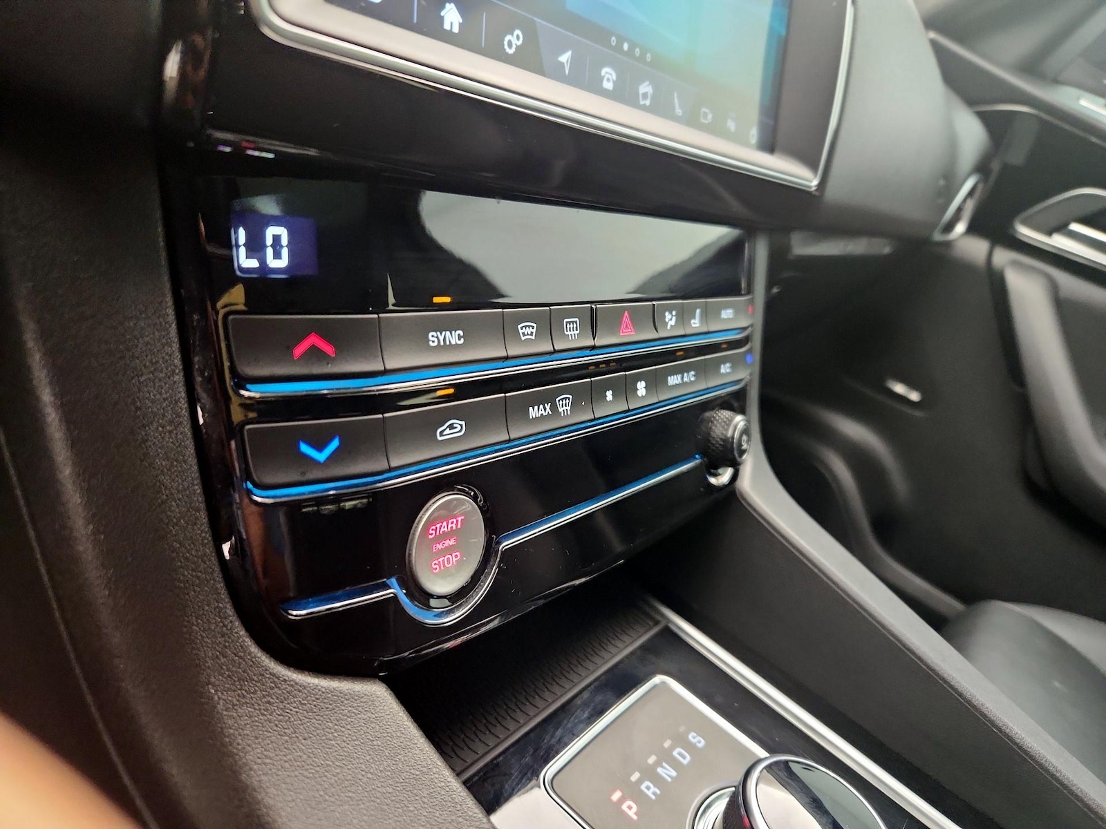 2019 Jaguar F-Pace Premium - Photo 18