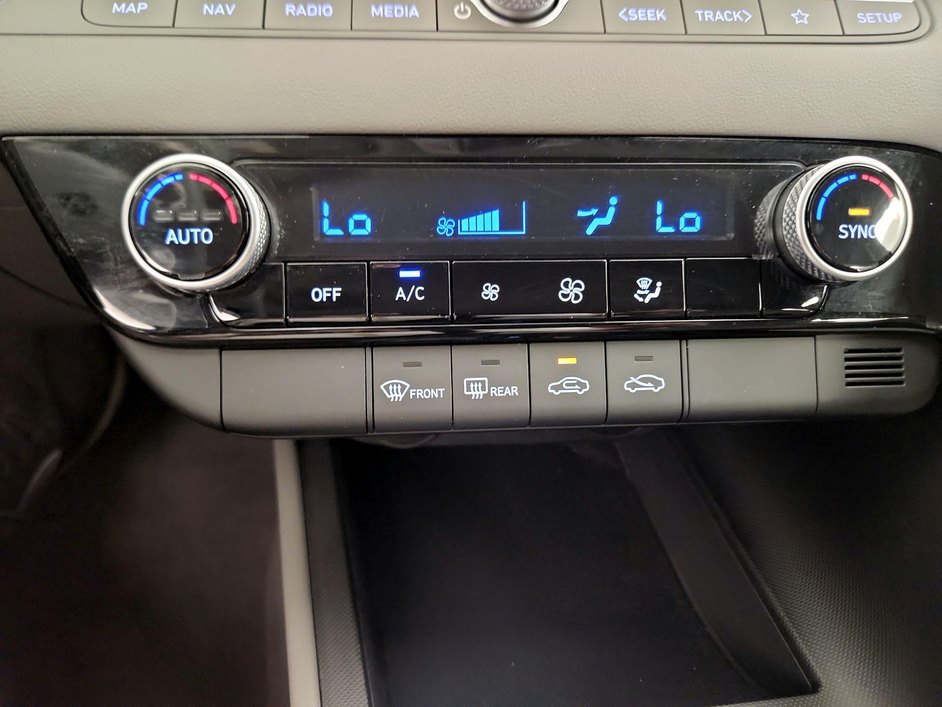 Thumbnail: 2024 Hyundai Elantra - 17