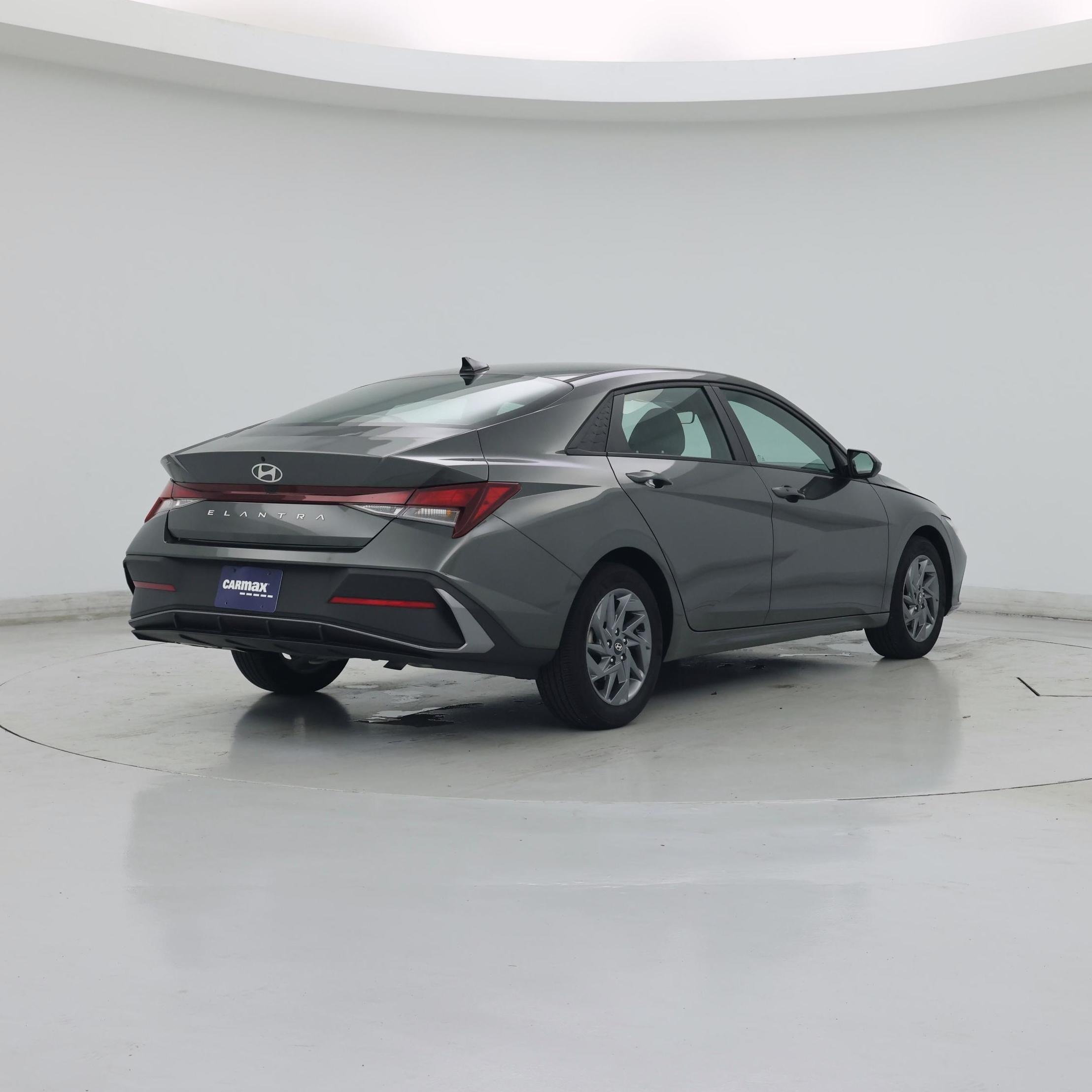 Thumbnail: 2024 Hyundai Elantra - 8