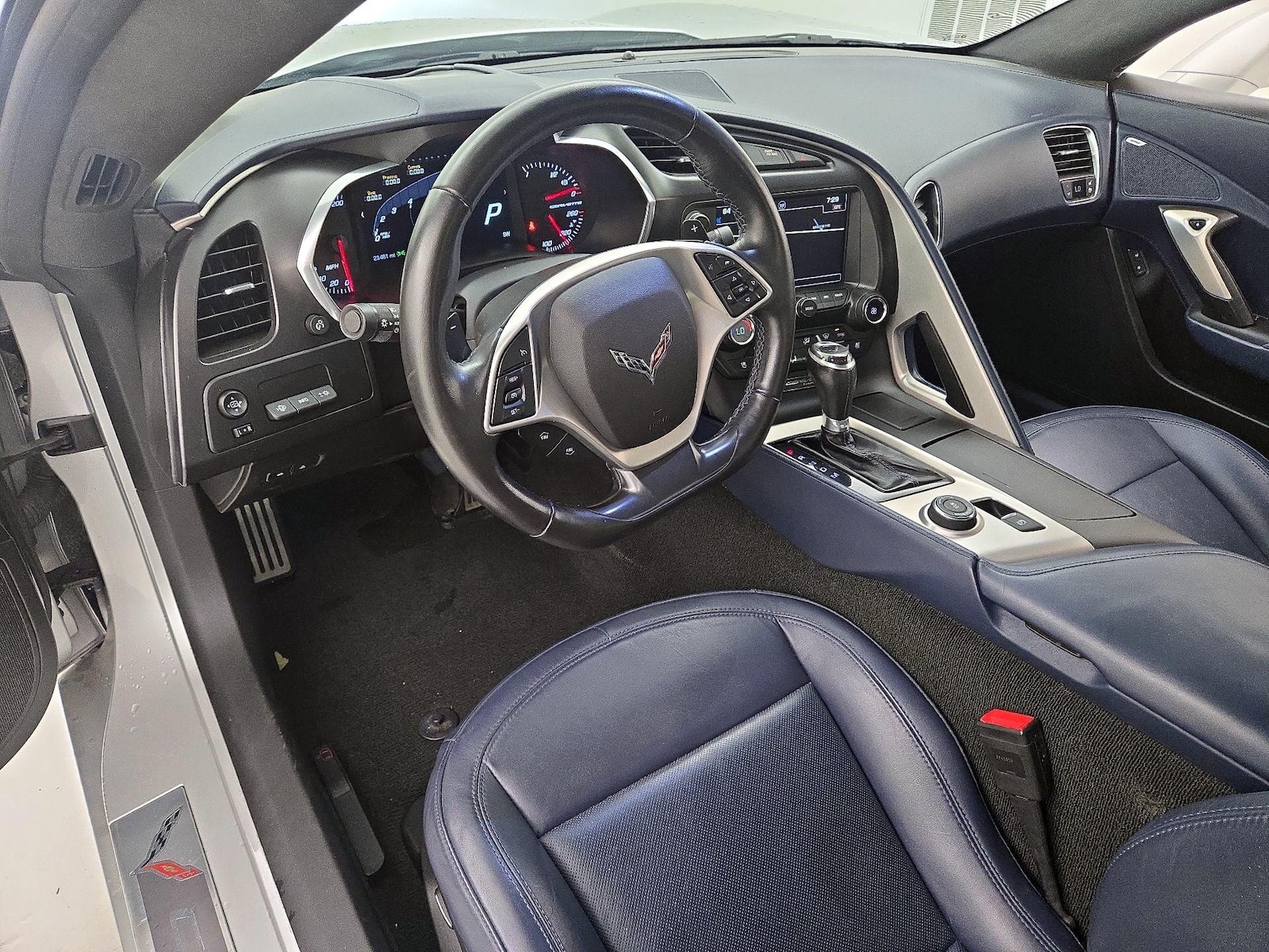 2016 Chevrolet Corvette 3LT - Photo 12