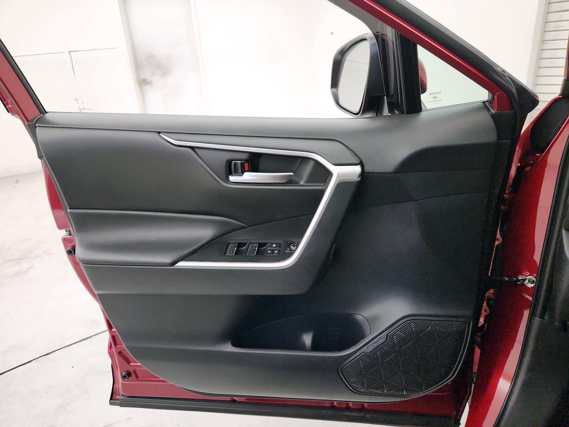 Thumbnail: 2023 Toyota RAV4 - 12