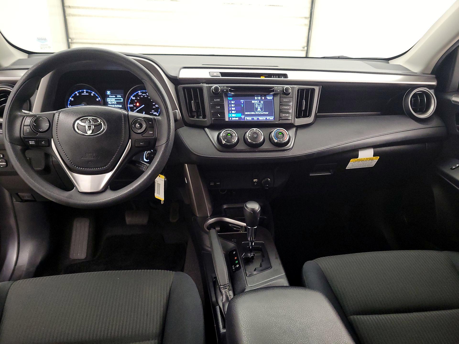Thumbnail: 2017 Toyota RAV4 - 9