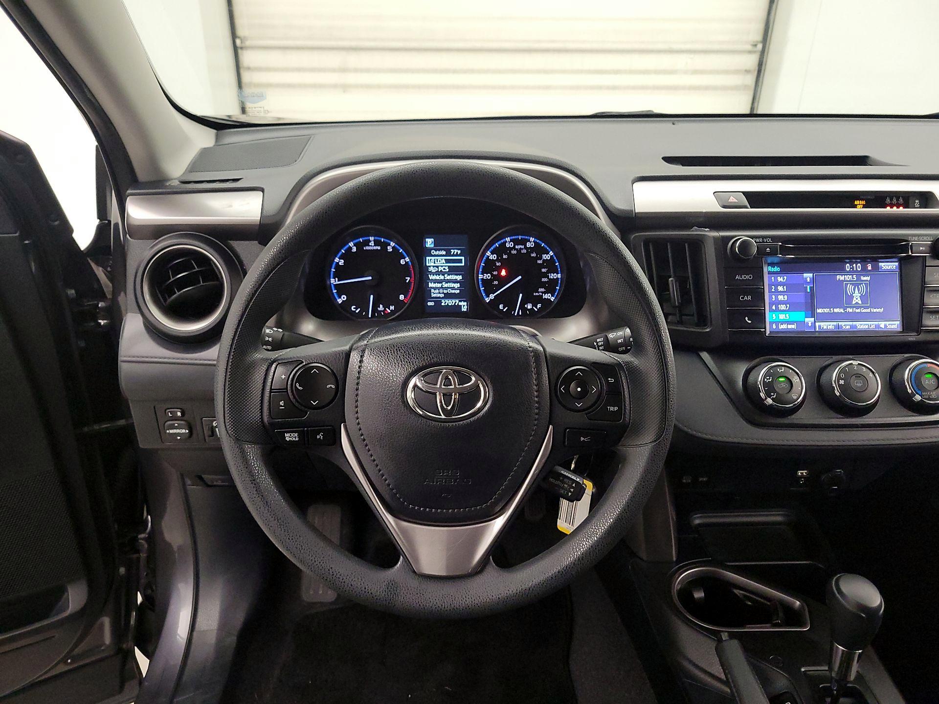 Thumbnail: 2017 Toyota RAV4 - 10