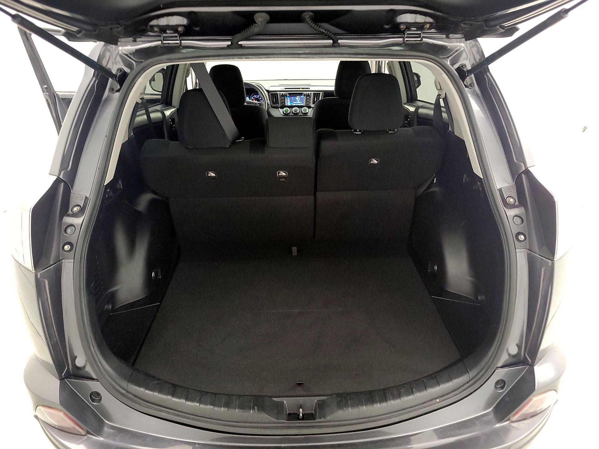 Thumbnail: 2017 Toyota RAV4 - 20
