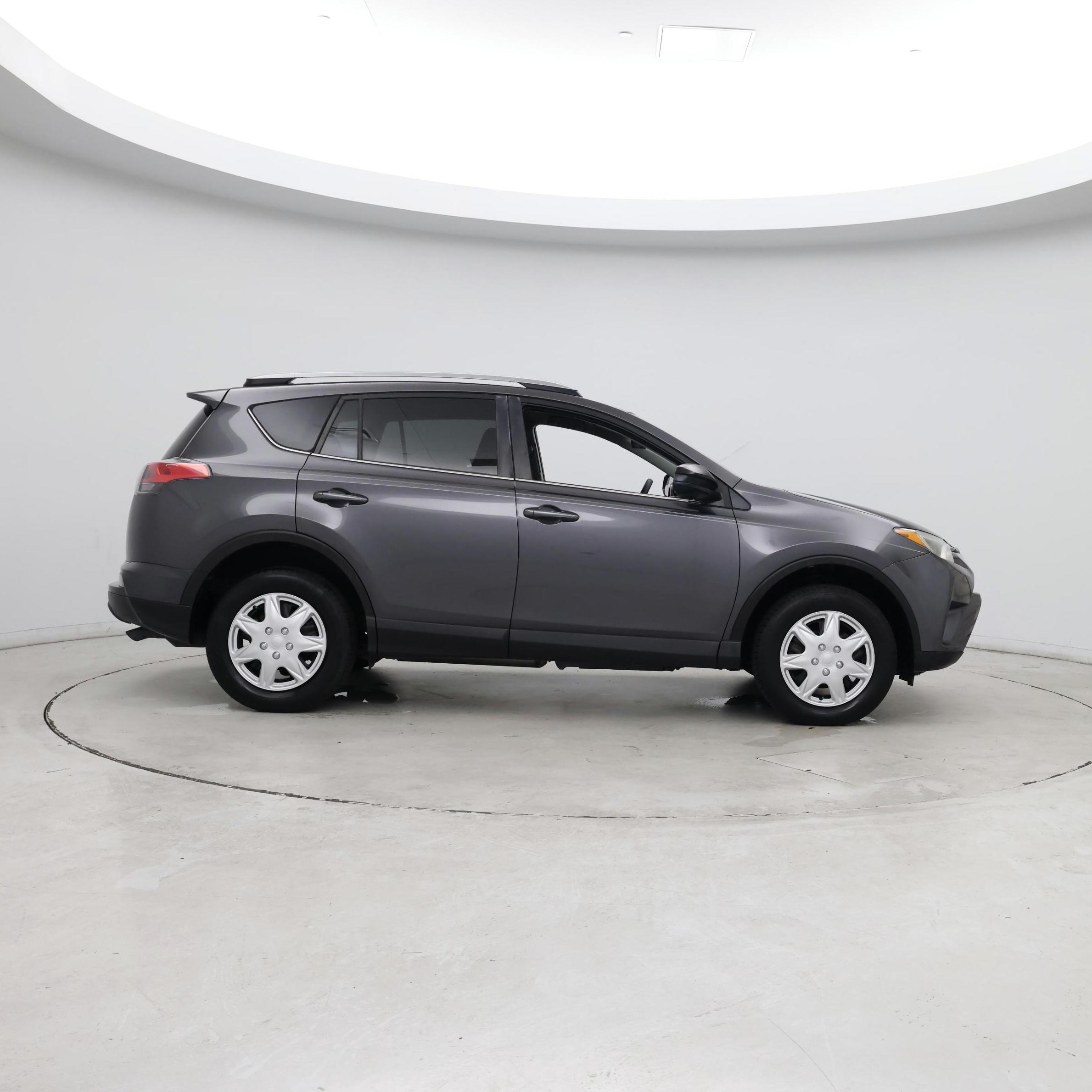 Thumbnail: 2017 Toyota RAV4 - 7