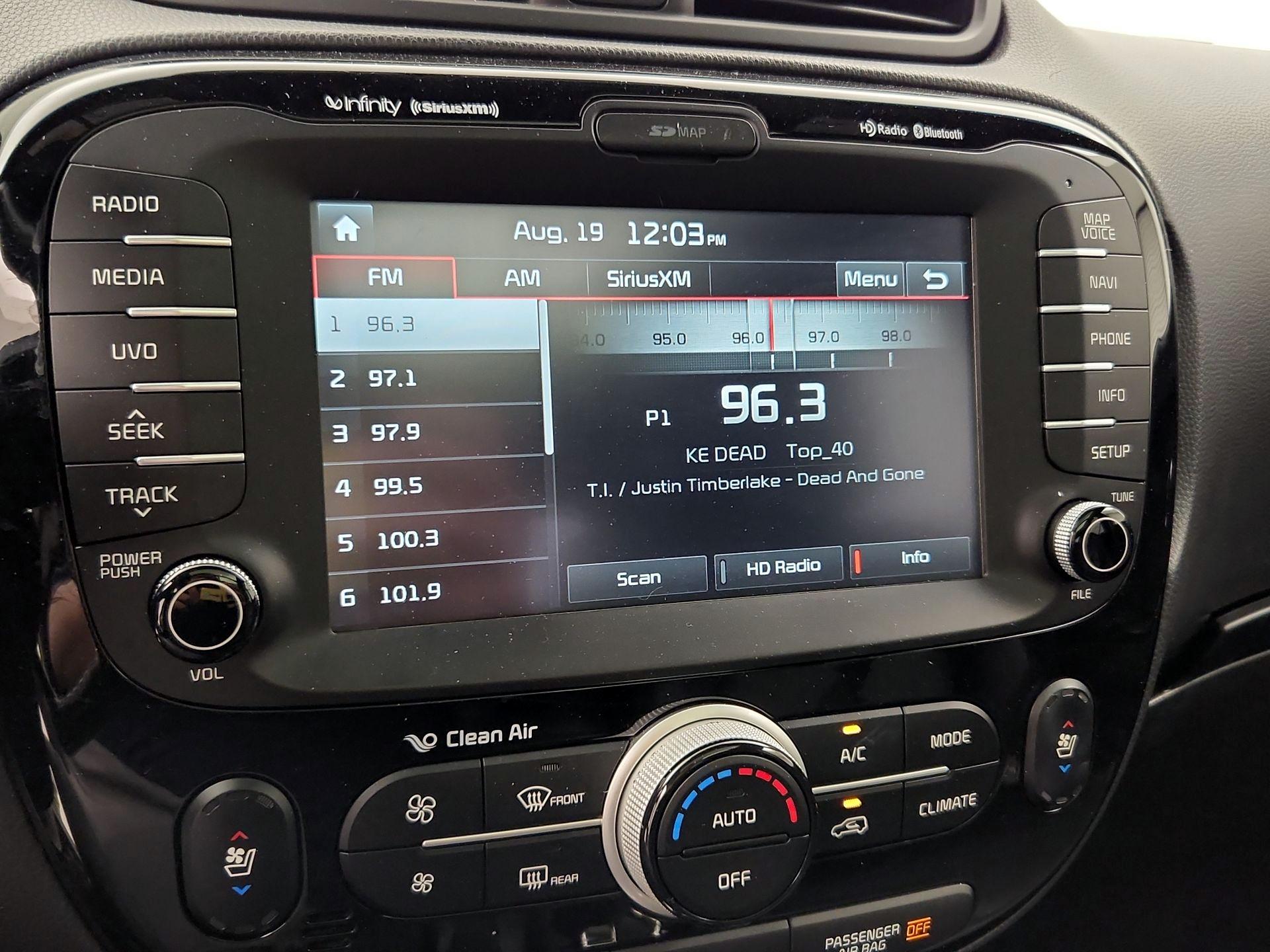 Thumbnail: 2015 Kia Soul - 15