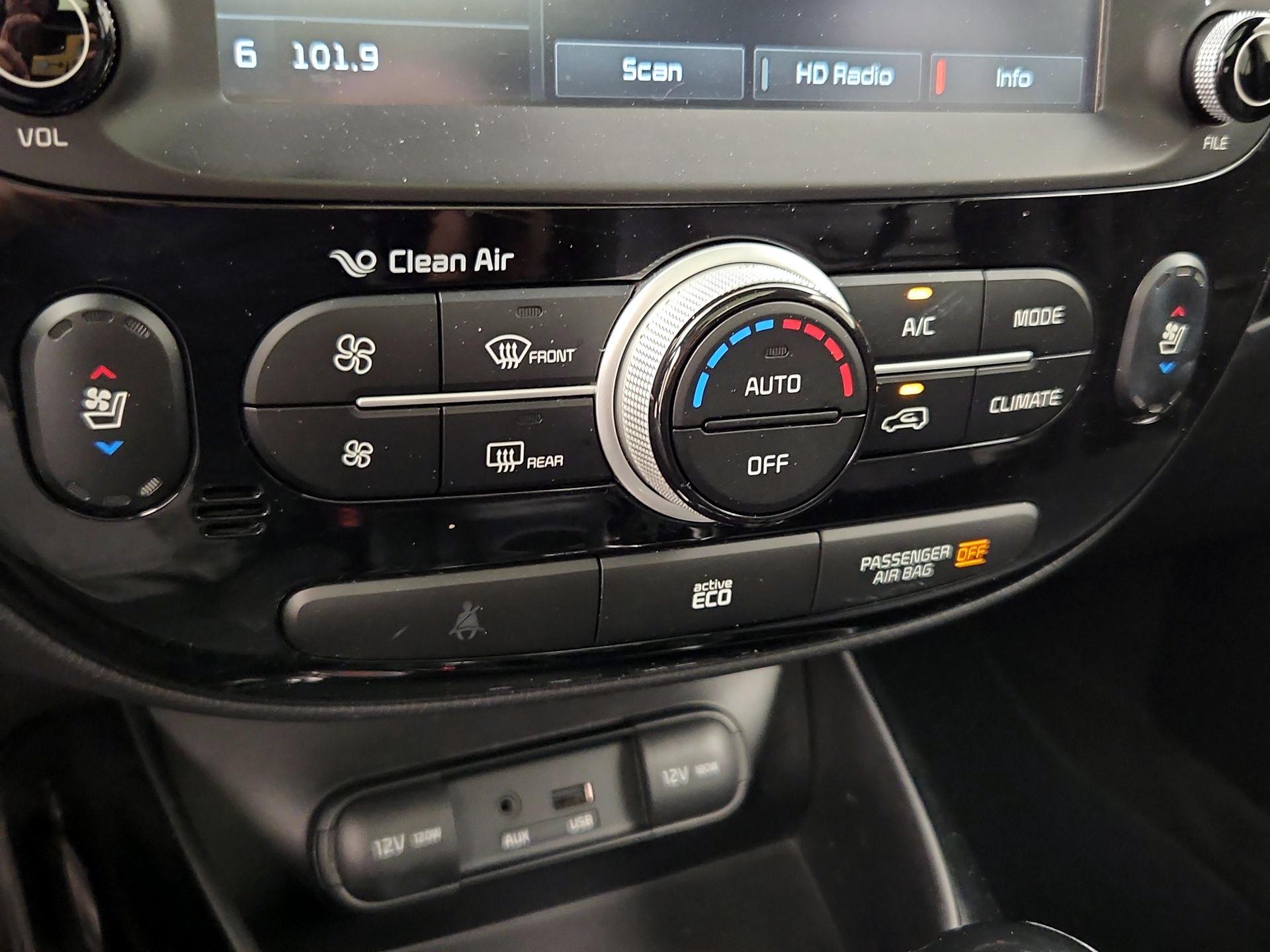 Thumbnail: 2015 Kia Soul - 16