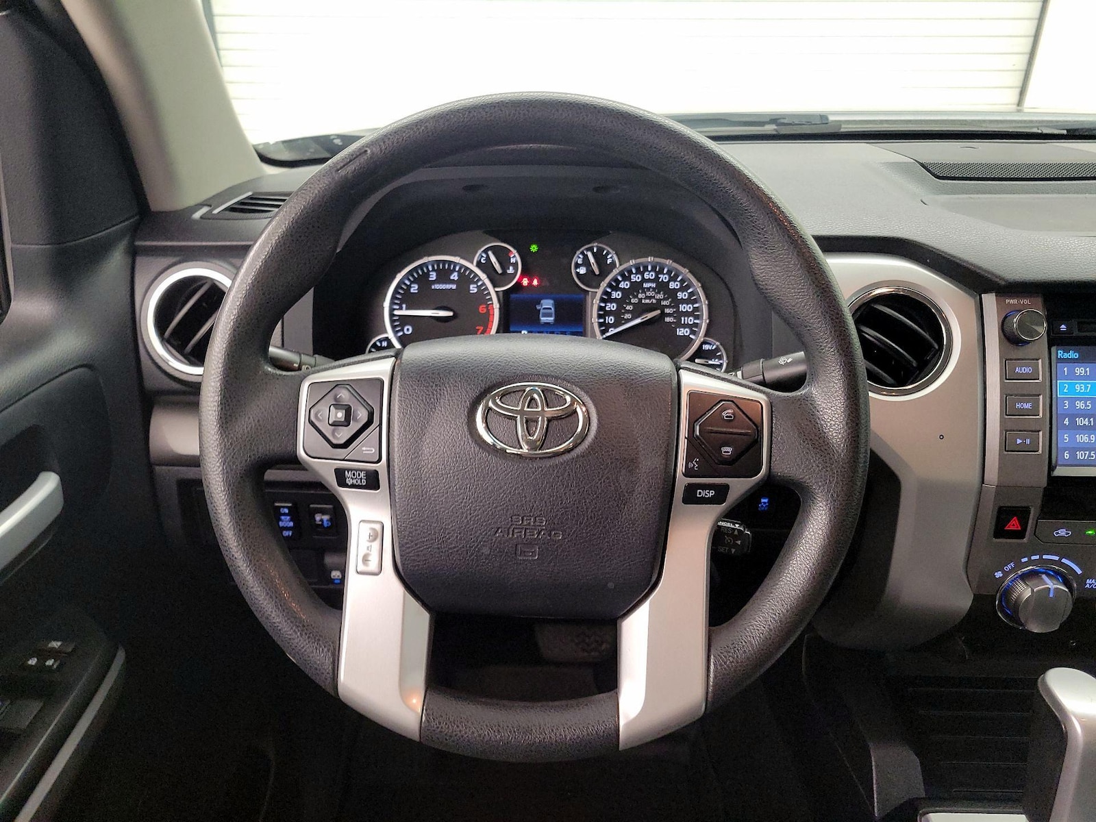 2017 Toyota Tundra SR5 - Photo 11
