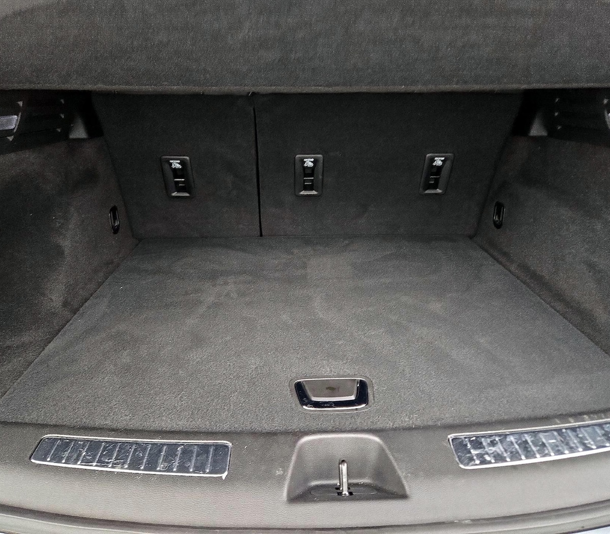 Trunk/Cargo (Seats Up)