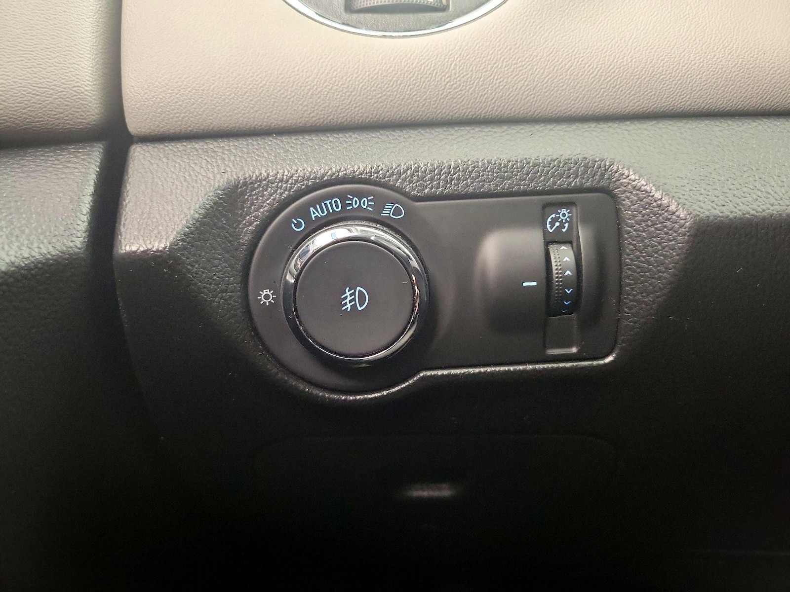 2016 Chevrolet Cruze Limited 1LT - Photo 14