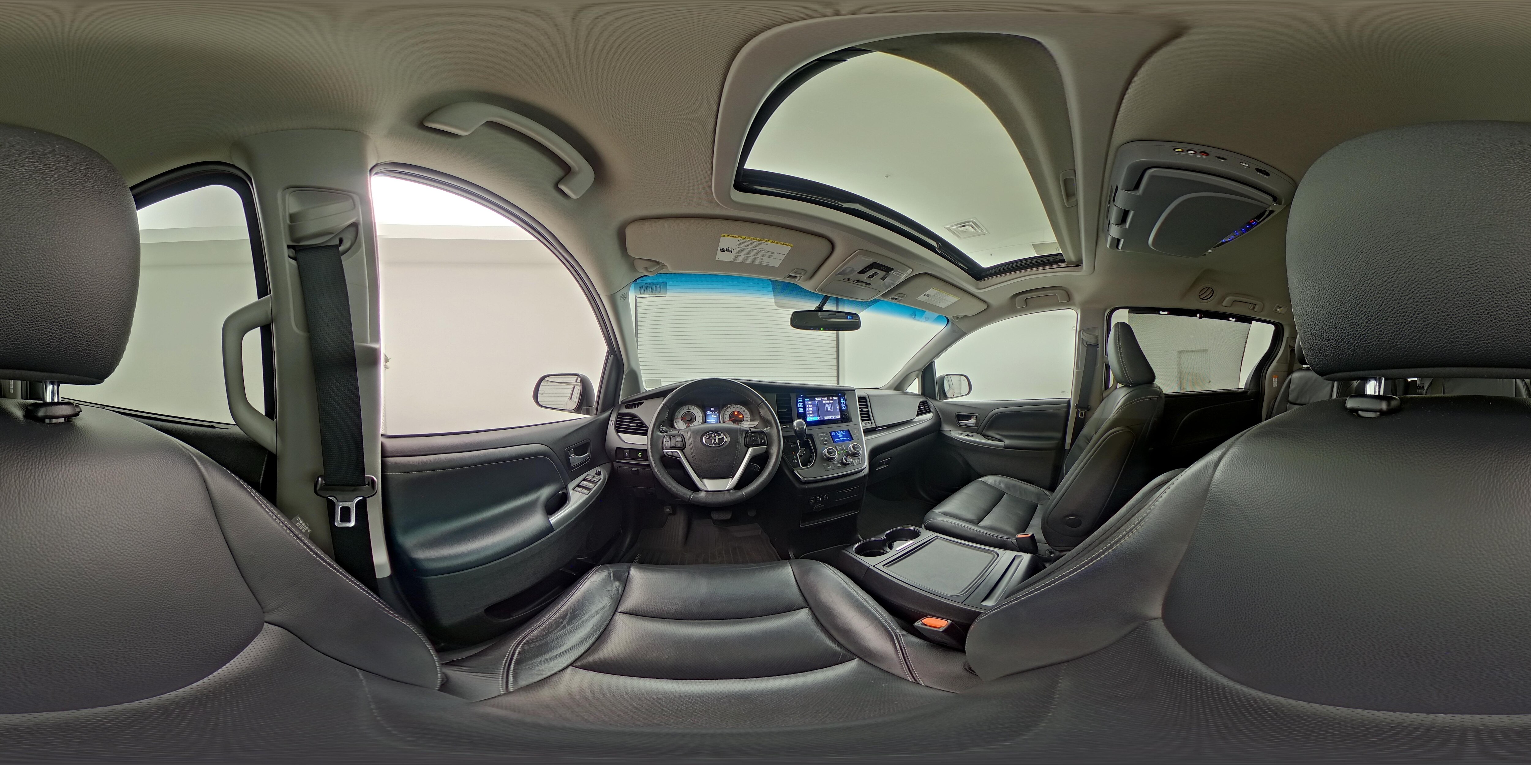 2017 Toyota Sienna SE - Photo 29