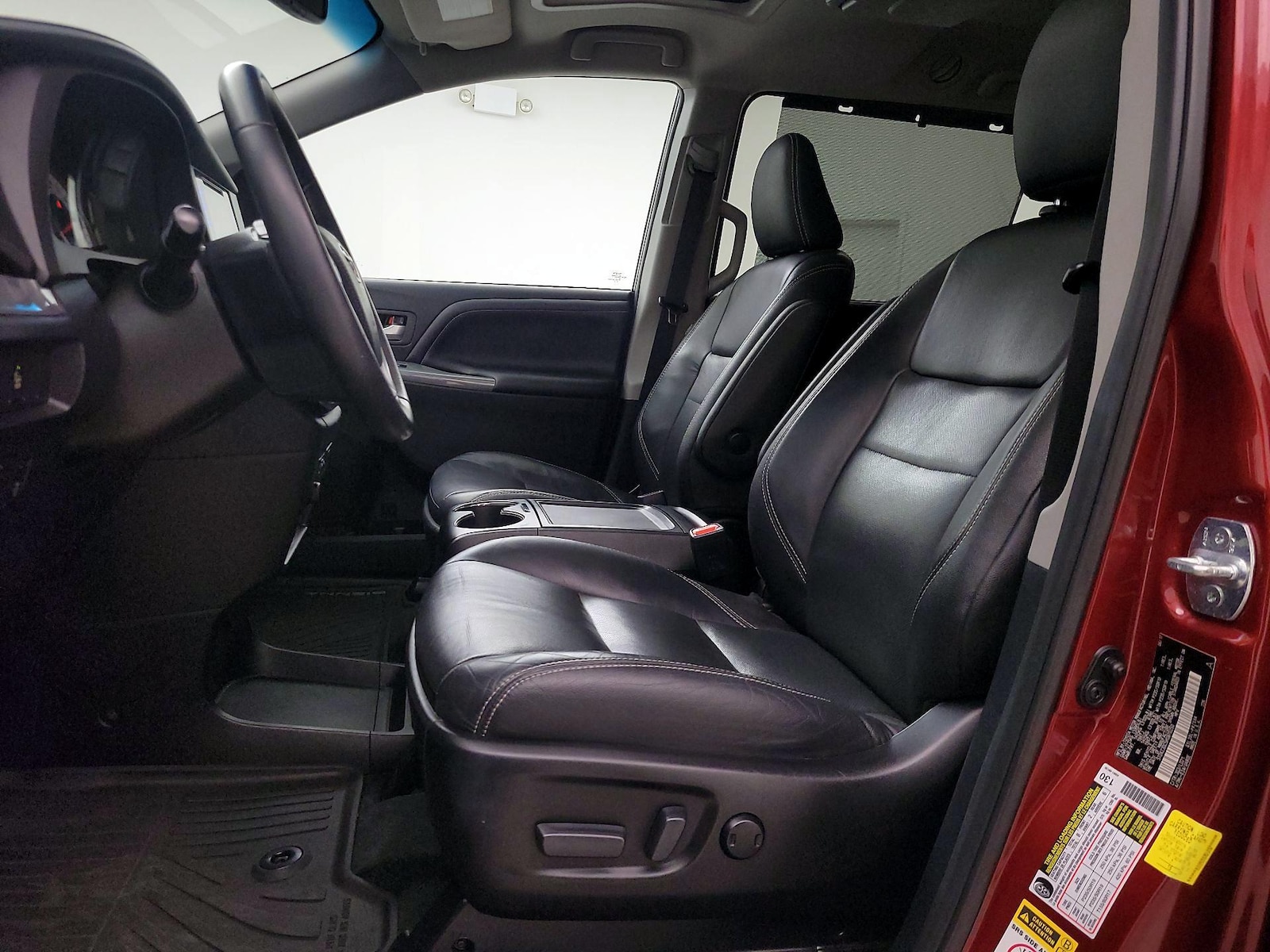 2017 Toyota Sienna SE - Photo 12