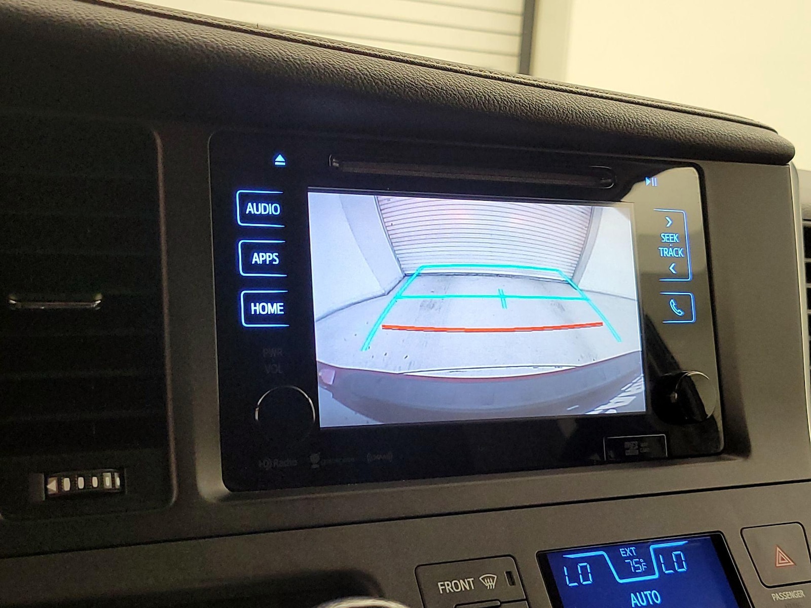 2017 Toyota Sienna SE - Photo 15