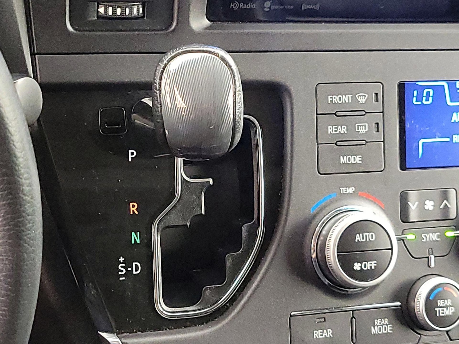 2017 Toyota Sienna SE - Photo 18