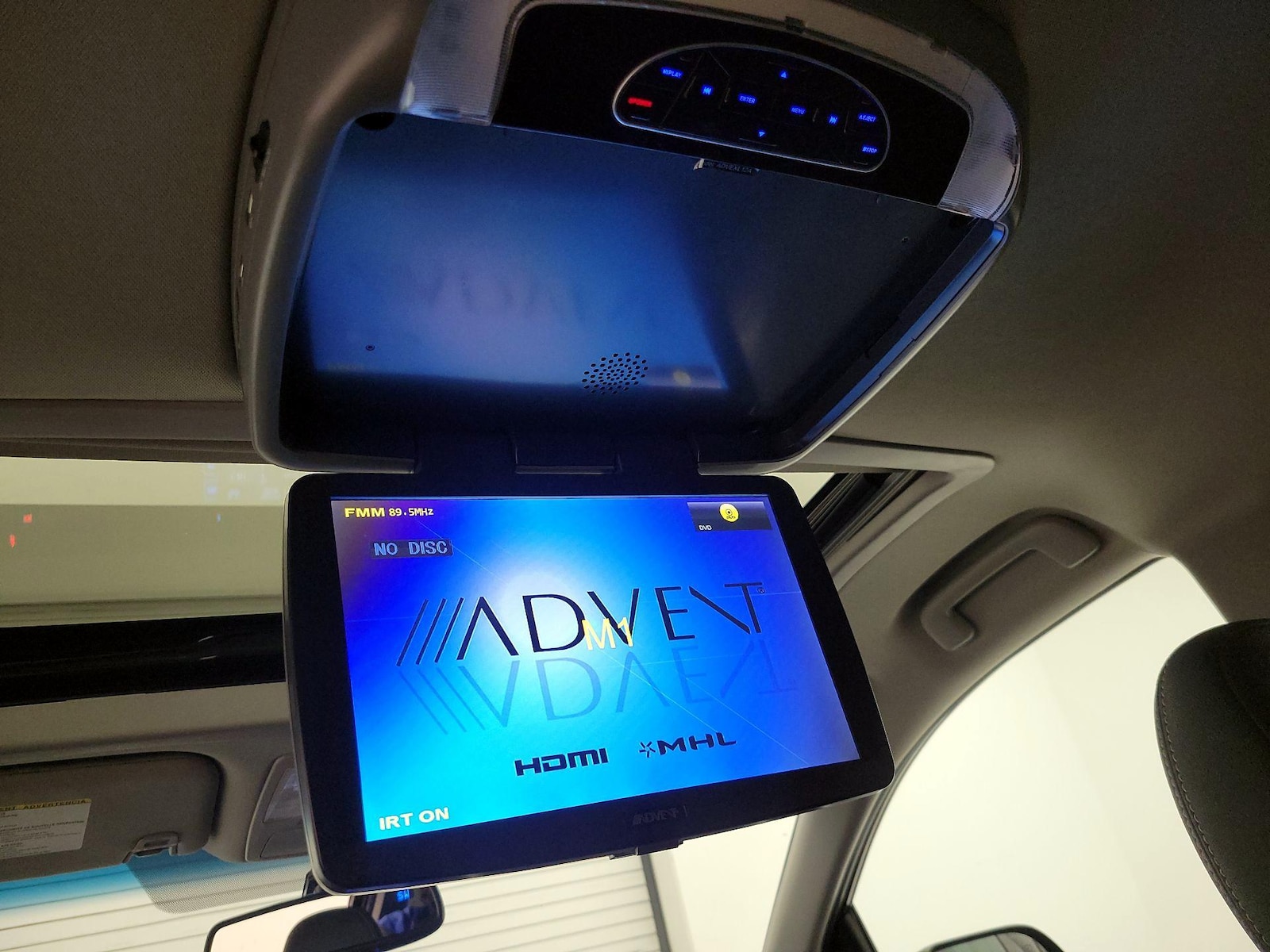 2017 Toyota Sienna SE - Photo 25