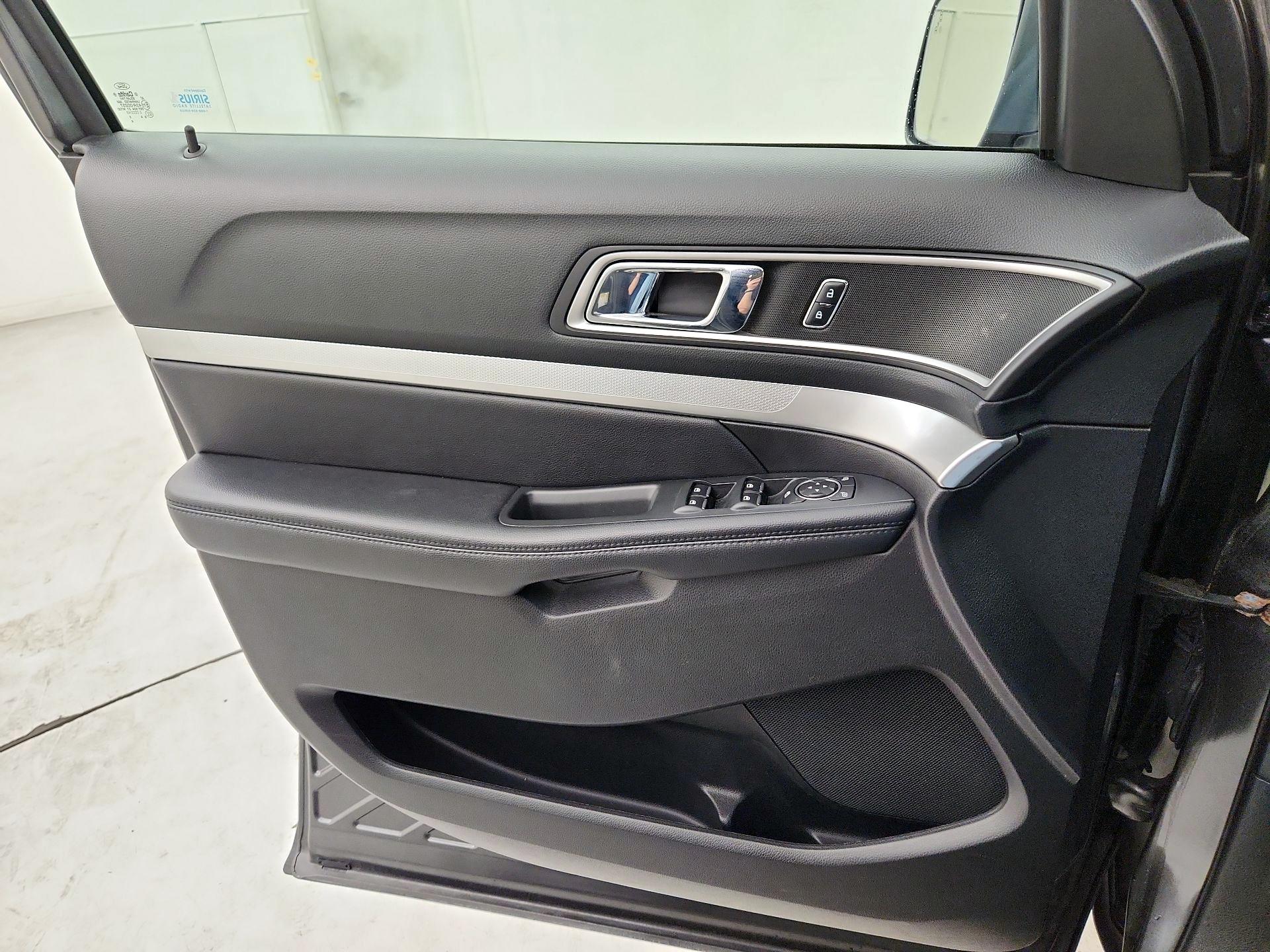 Thumbnail: 2017 Ford Explorer - 12