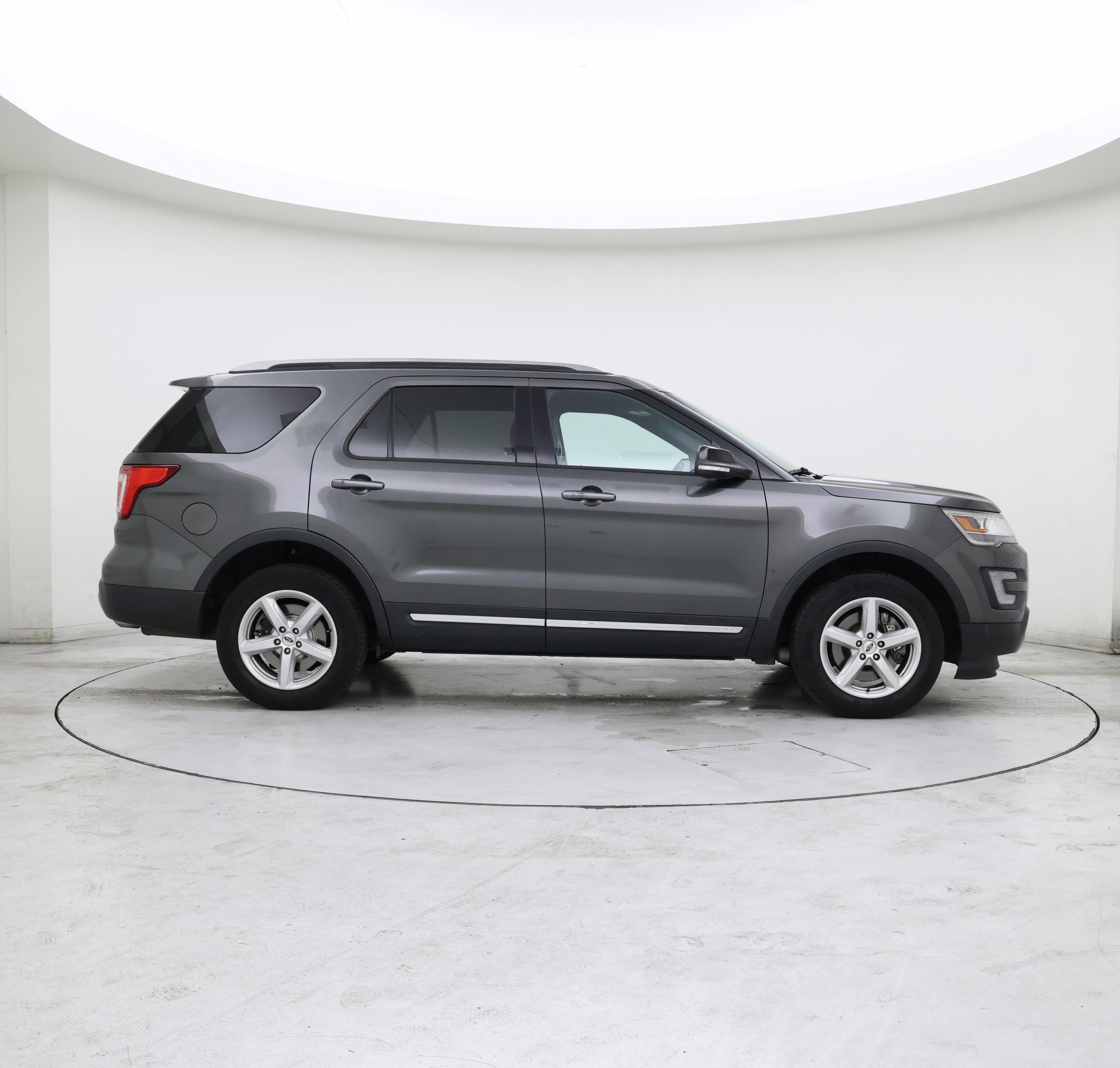 Thumbnail: 2017 Ford Explorer - 7