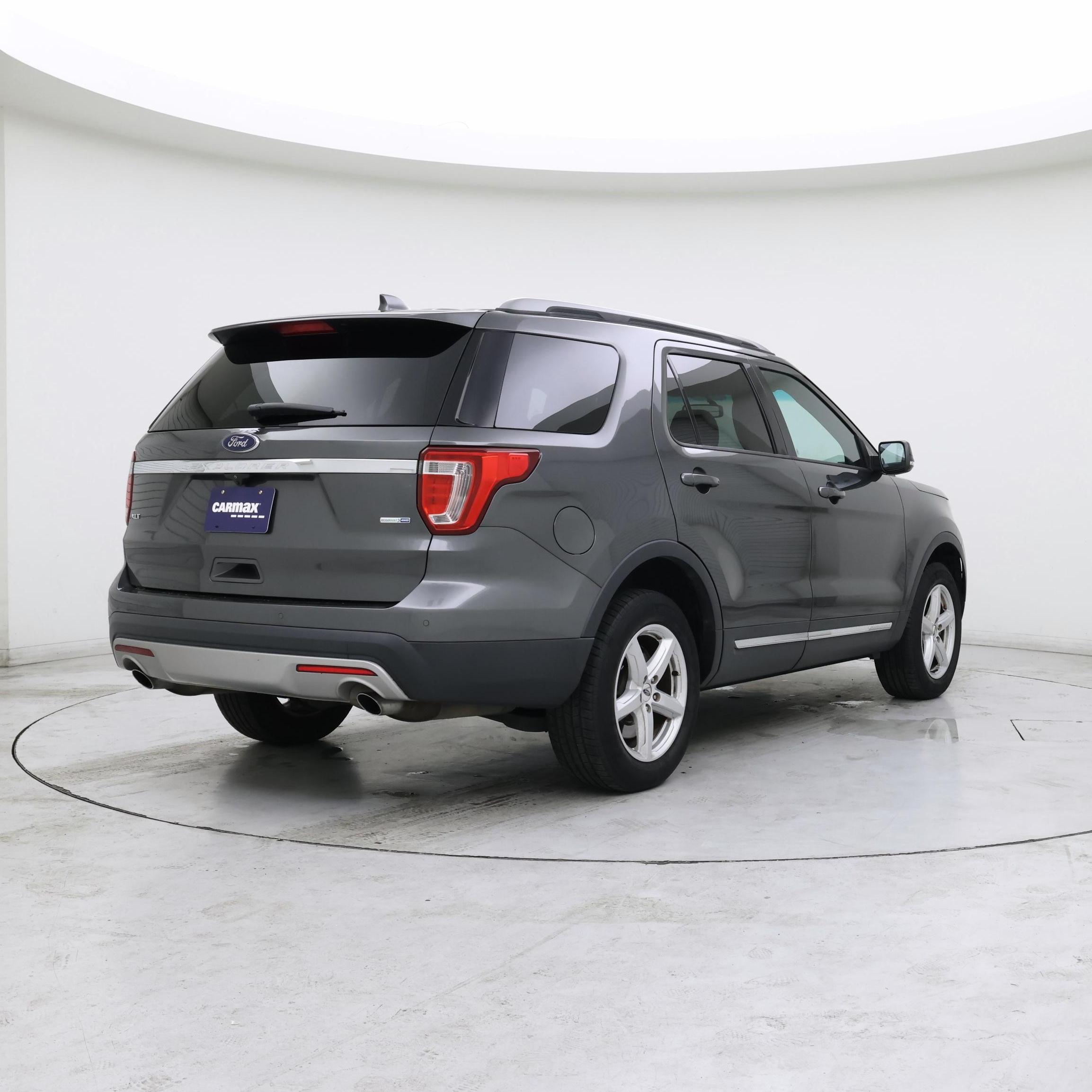 Thumbnail: 2017 Ford Explorer - 8