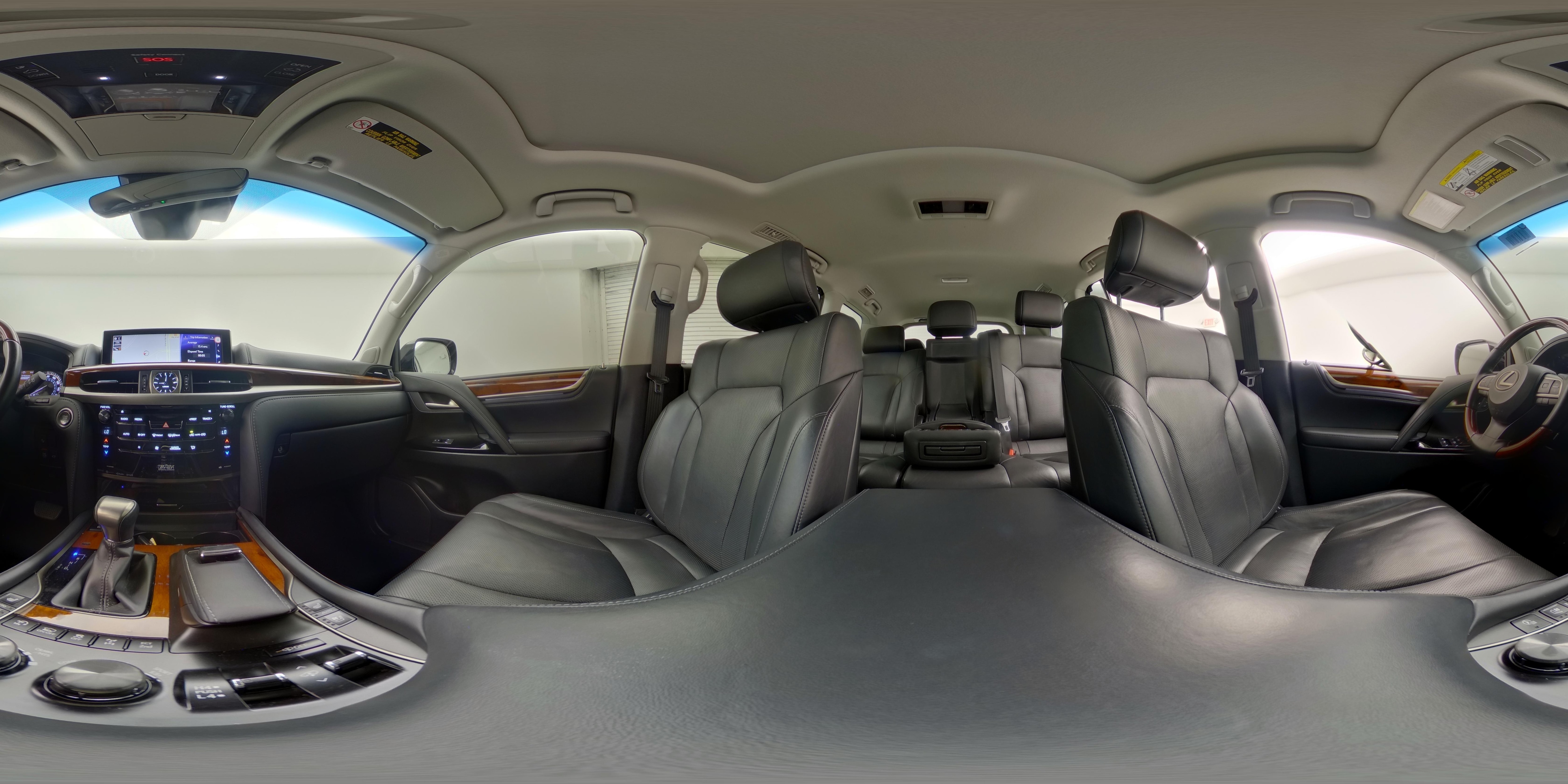 2021 Lexus LX 570 - Photo 28