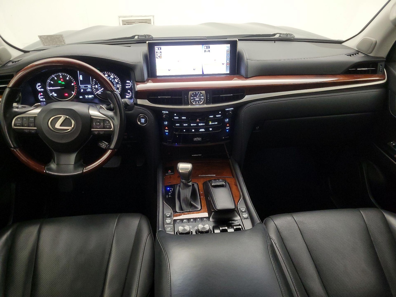 2021 Lexus LX 570 - Photo 10