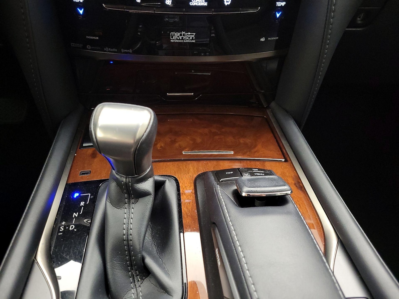 2021 Lexus LX 570 - Photo 19