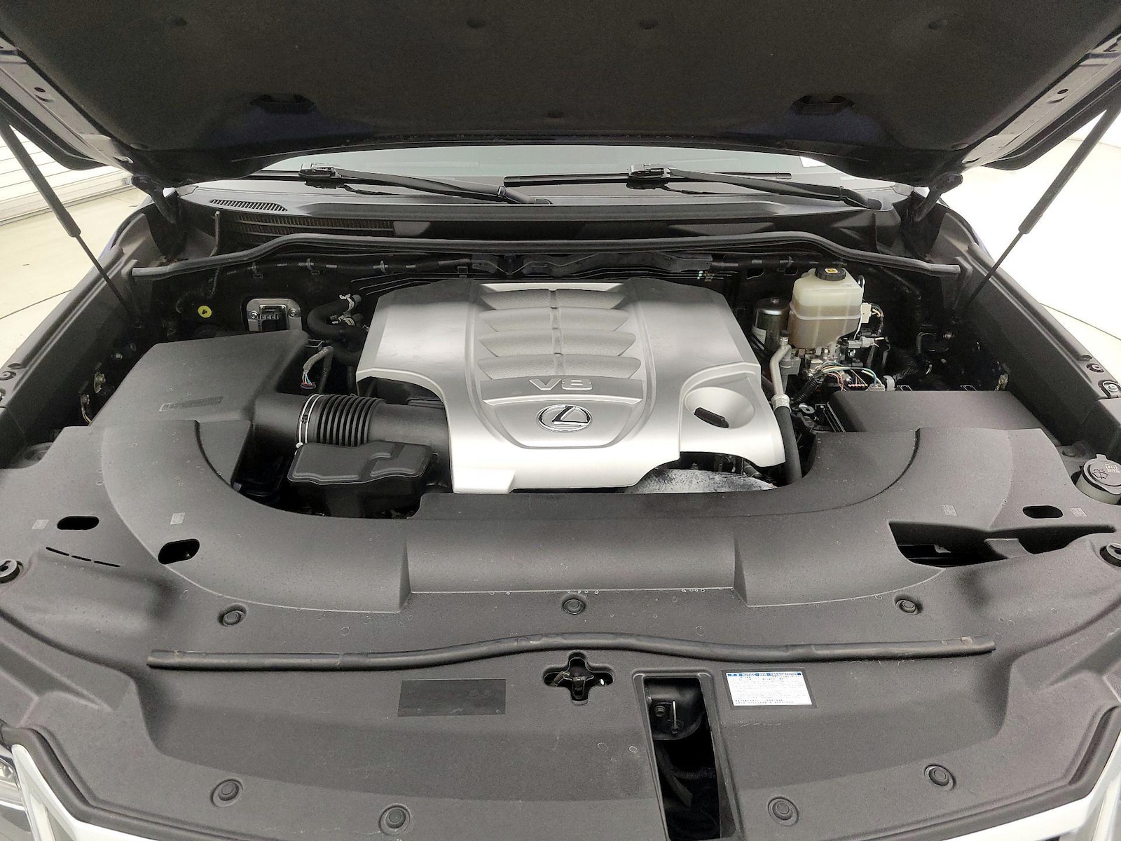 2021 Lexus LX 570 - Photo 26