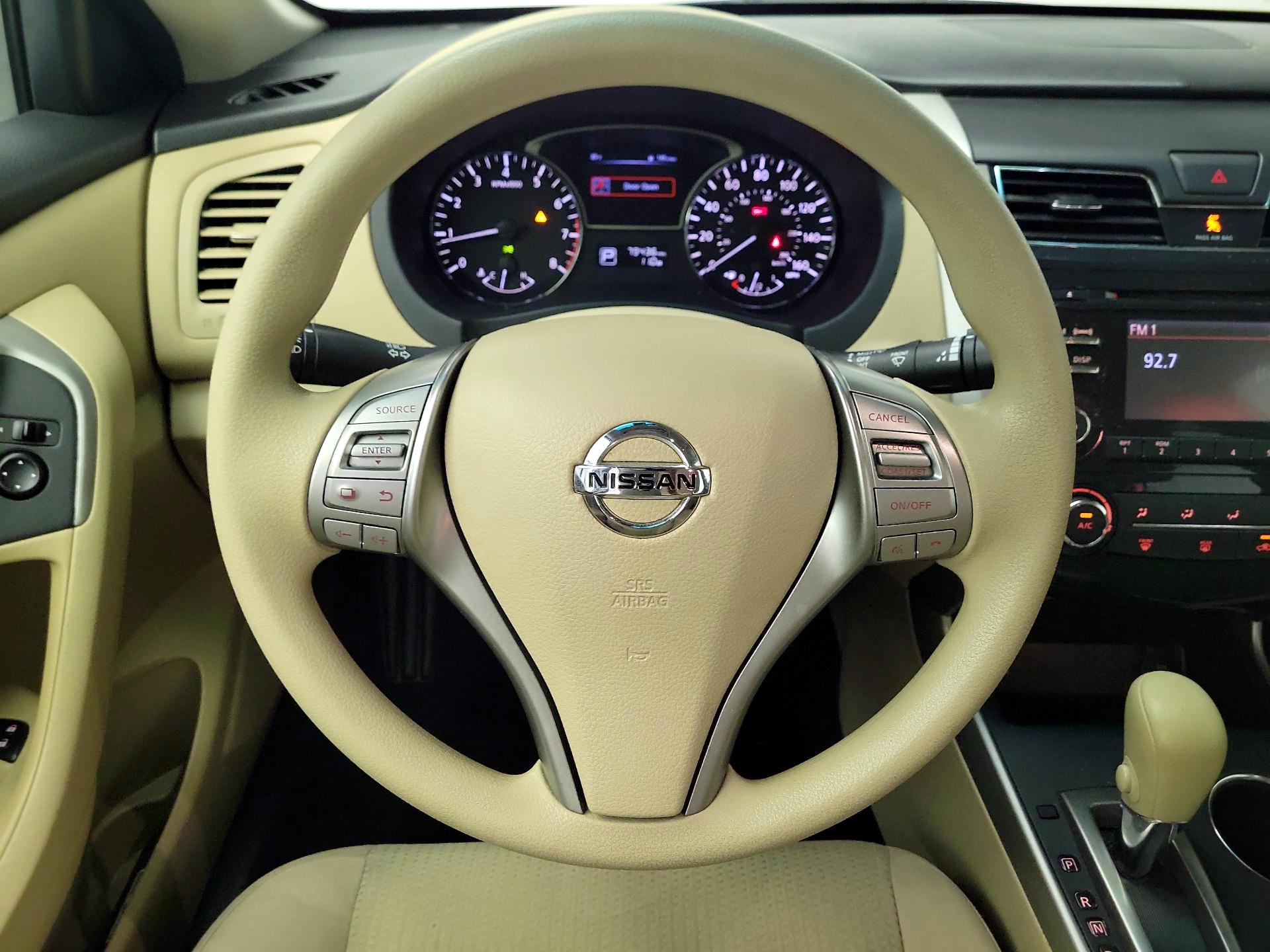 Thumbnail: 2015 Nissan Altima - 10