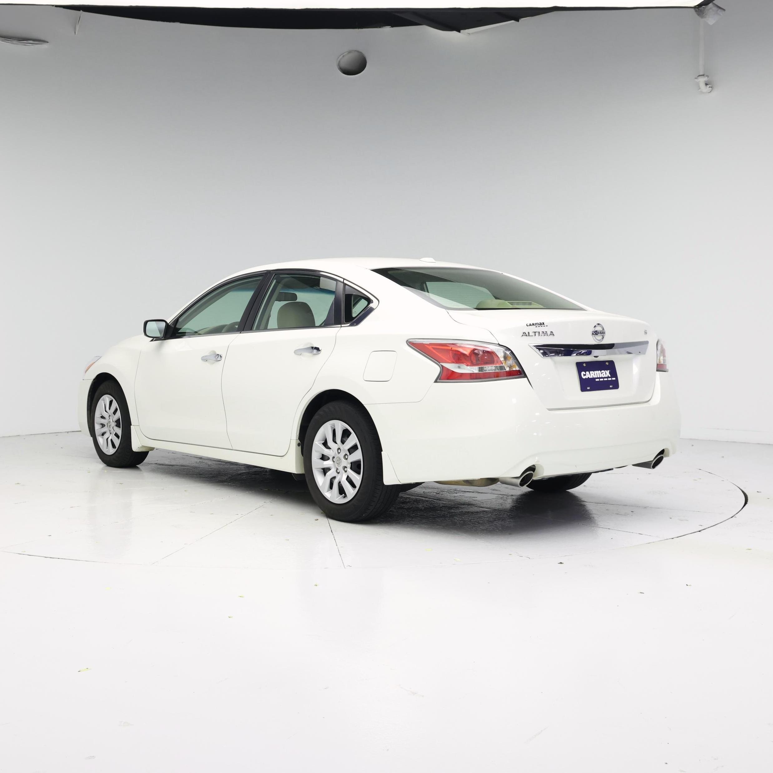 Thumbnail: 2015 Nissan Altima - 2