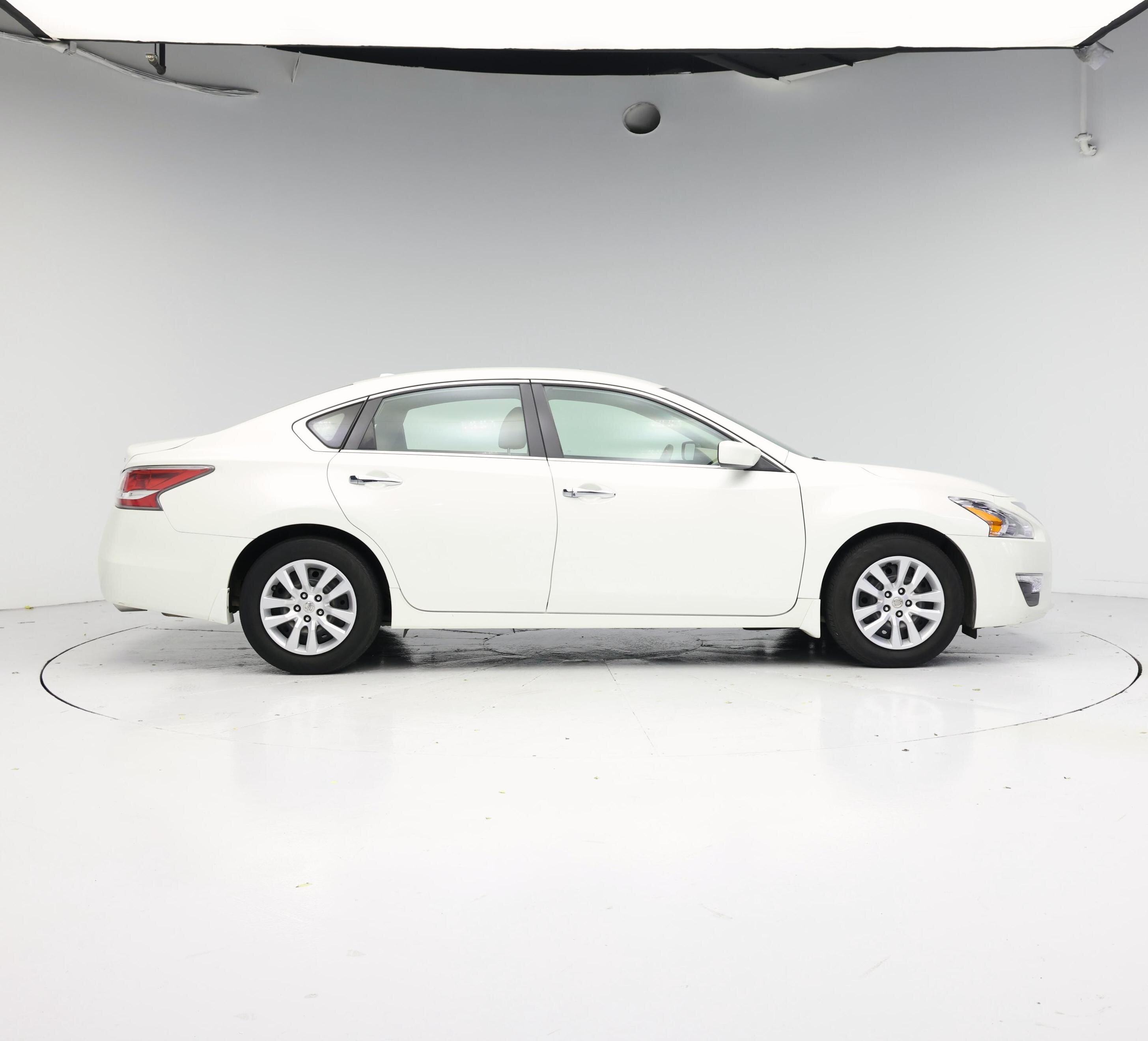 Thumbnail: 2015 Nissan Altima - 7