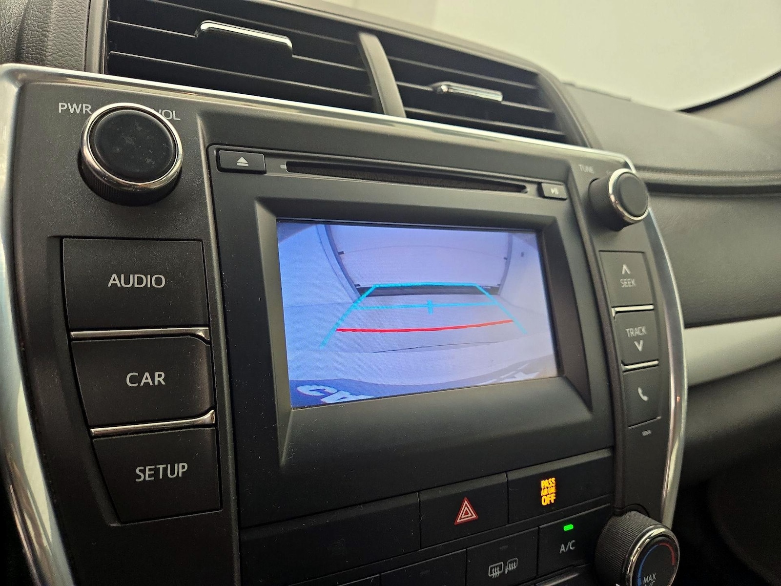 2017 Toyota Camry SE - Photo 15