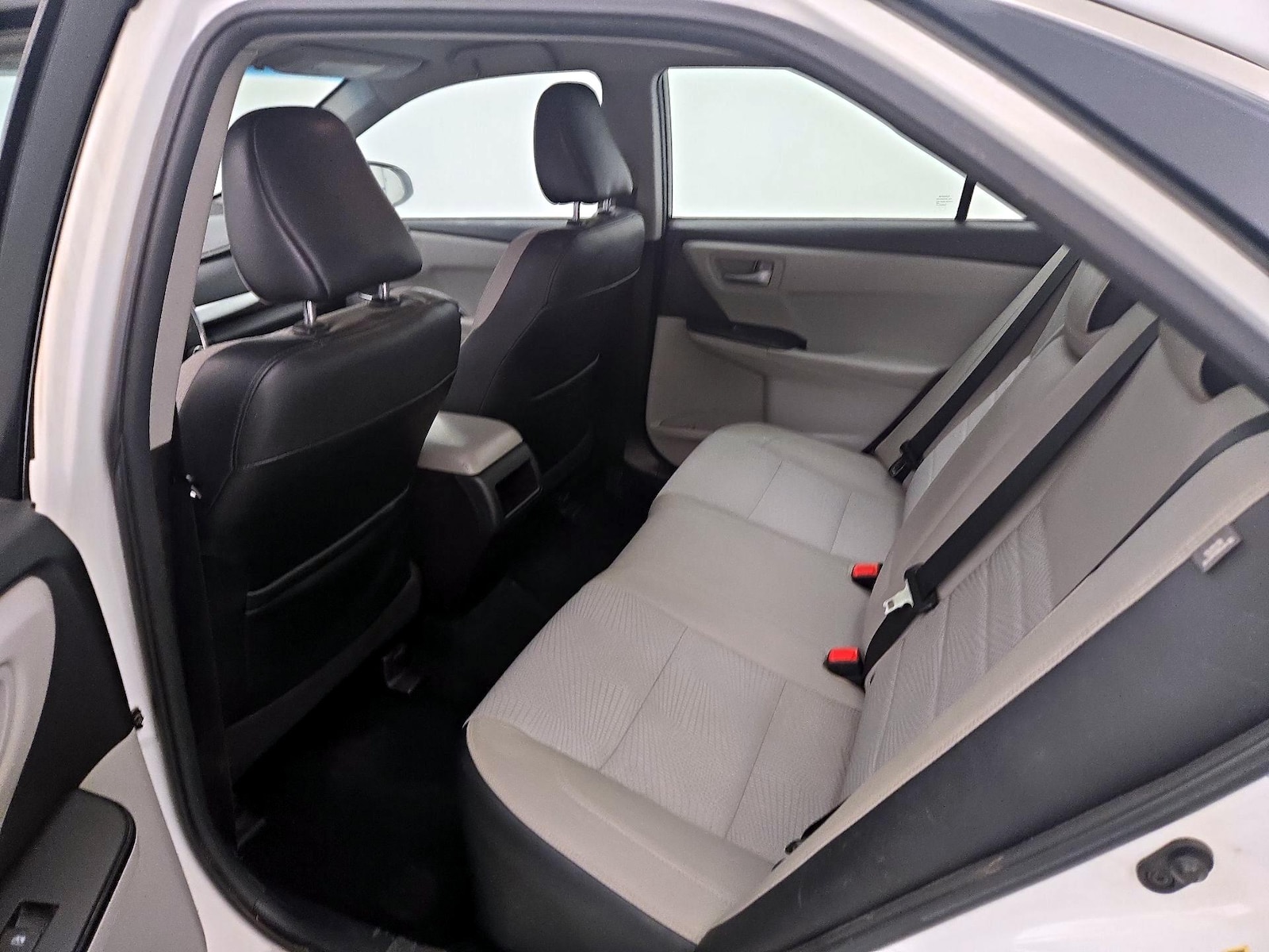 2017 Toyota Camry SE - Photo 20