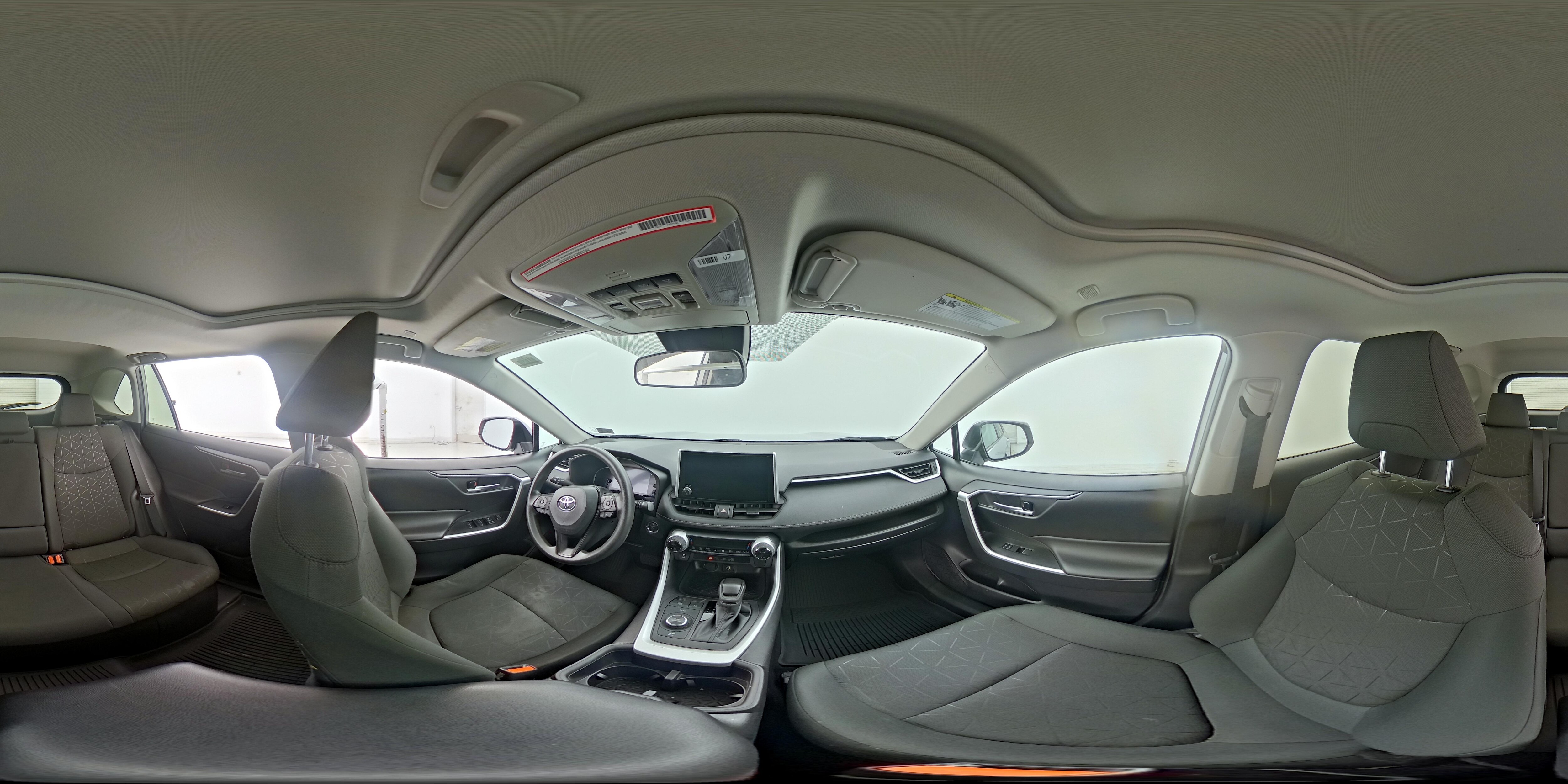 2024 Toyota RAV4 XLE - Photo 25