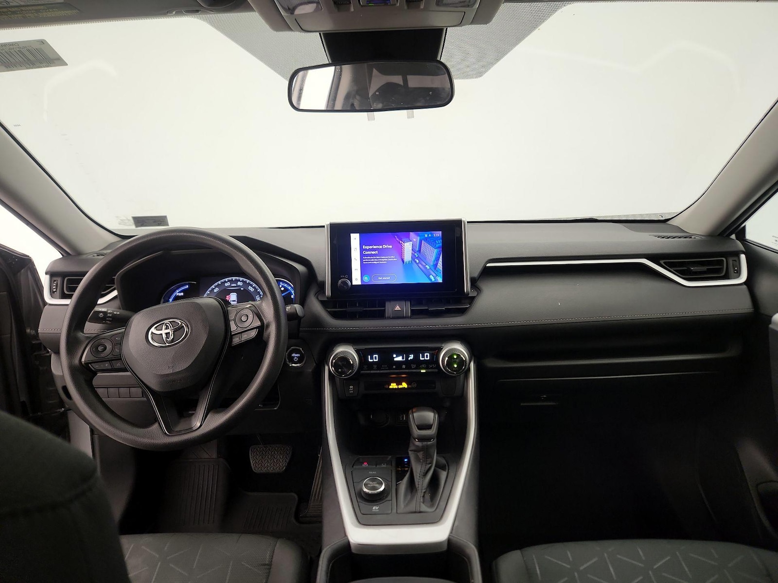 2024 Toyota RAV4 XLE - Photo 10