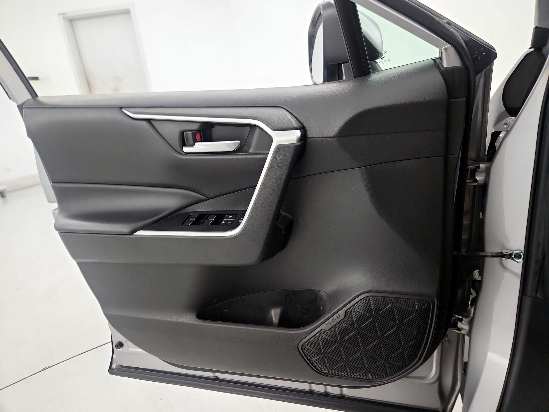 Thumbnail: 2024 Toyota RAV4 - 12