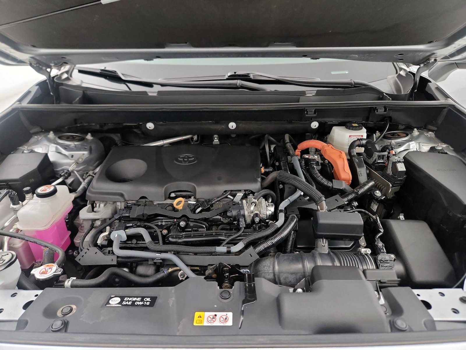 2024 Toyota RAV4 XLE - Photo 23