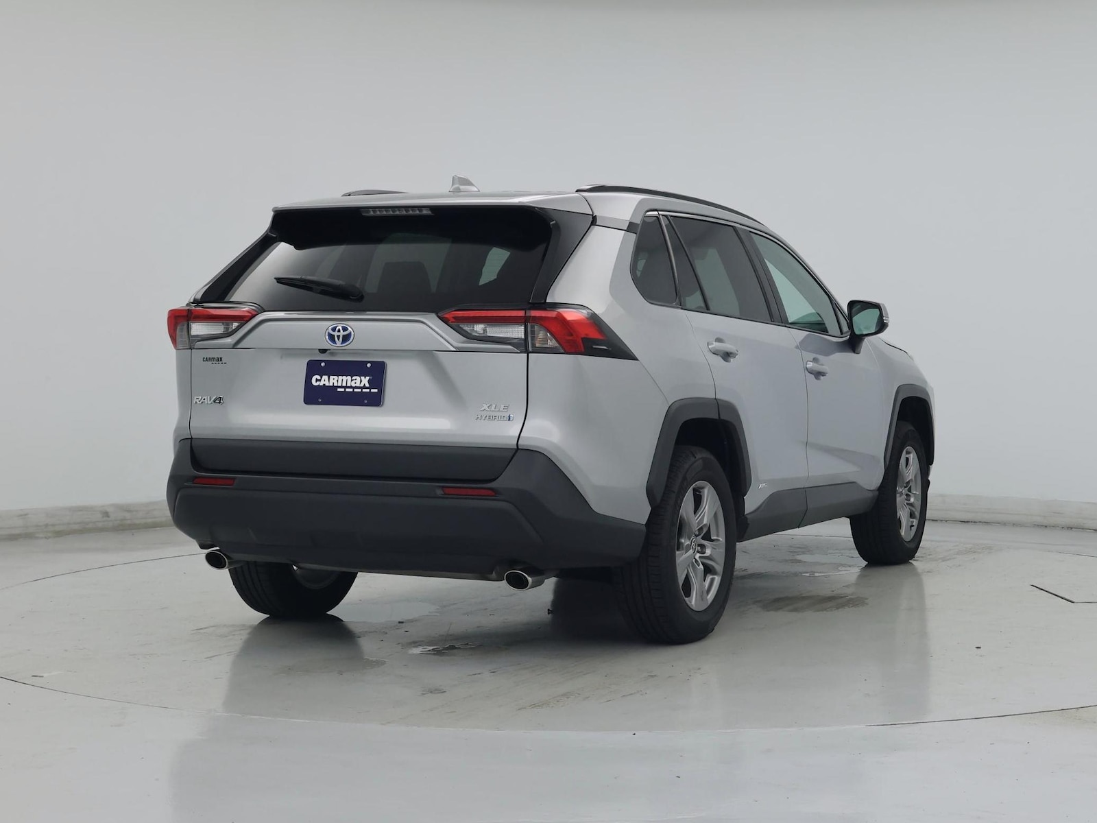 2024 Toyota RAV4 XLE - Photo 9