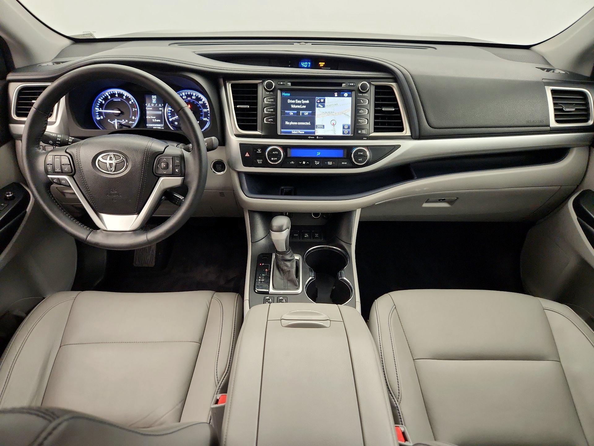 Thumbnail: 2015 Toyota Highlander - 9