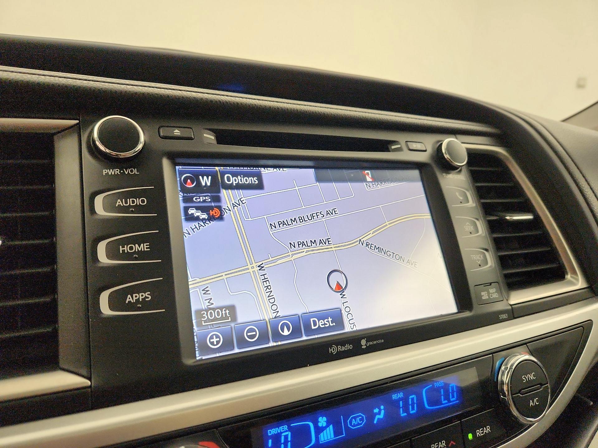 Thumbnail: 2015 Toyota Highlander - 14