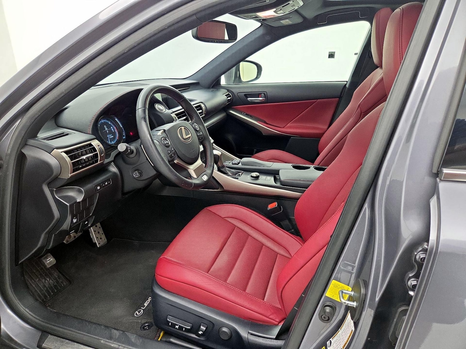 2015 Lexus IS 350 - Photo 12