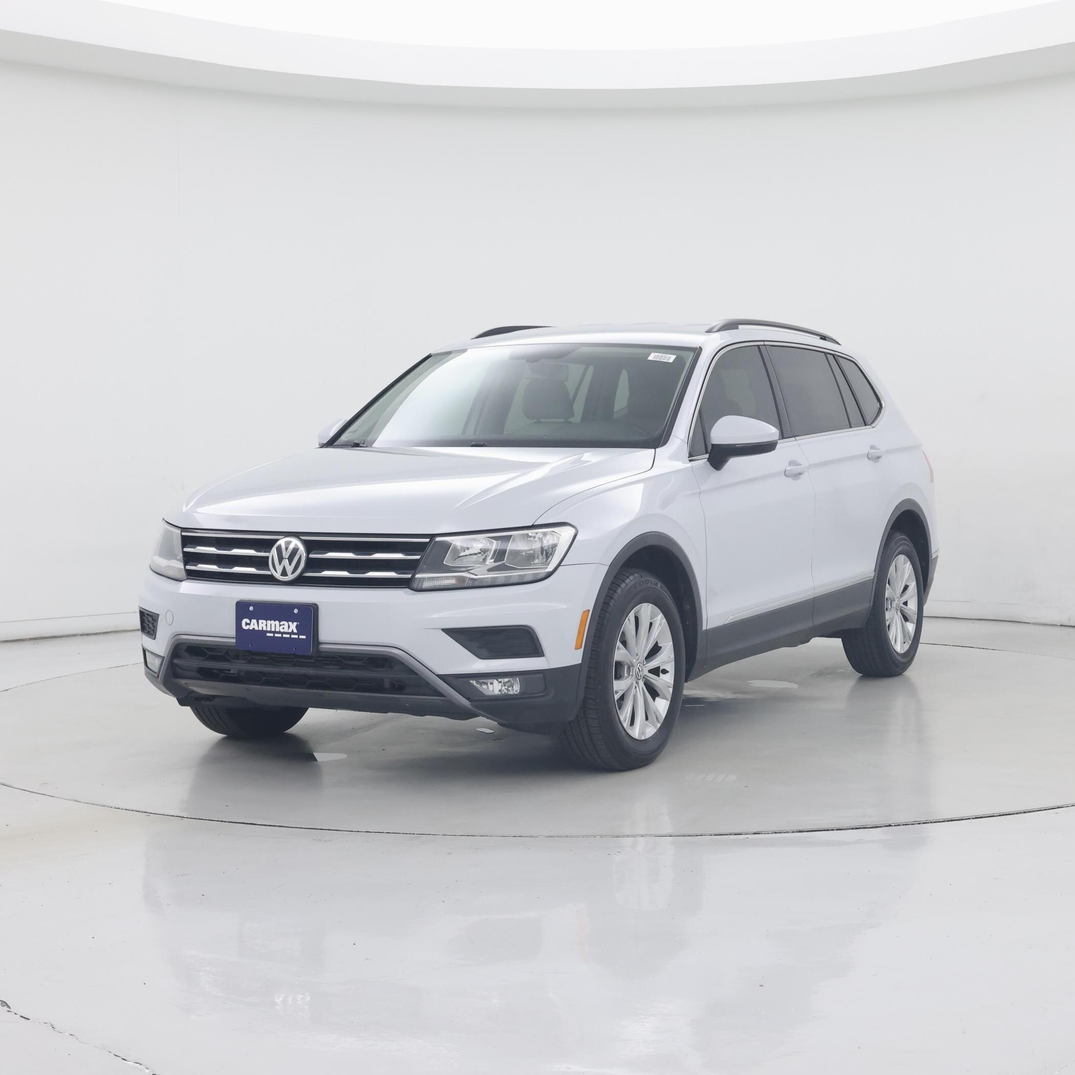 Thumbnail: 2018 Volkswagen Tiguan - 4
