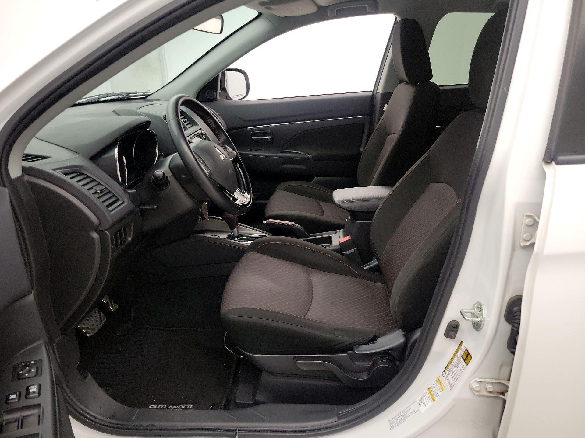 Thumbnail: 2018 Mitsubishi Outlander Sport - 11