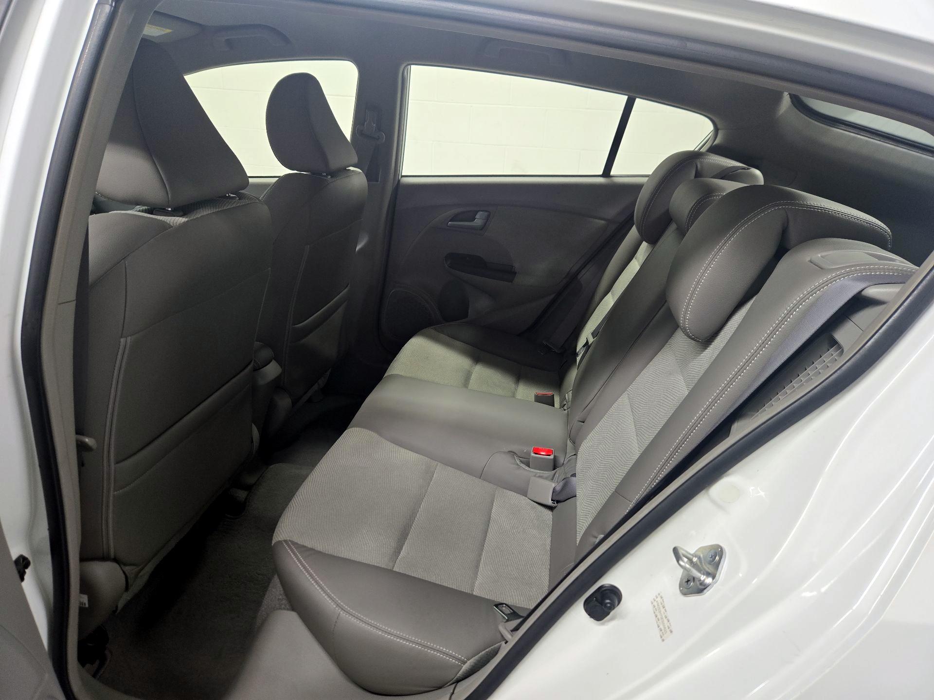 Thumbnail: 2014 Honda Insight - 20