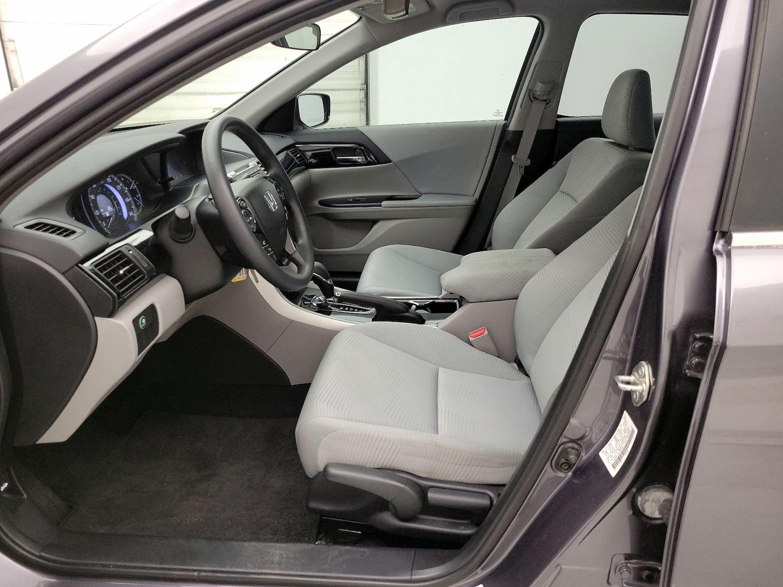 2017 Honda Accord LX - Photo 12