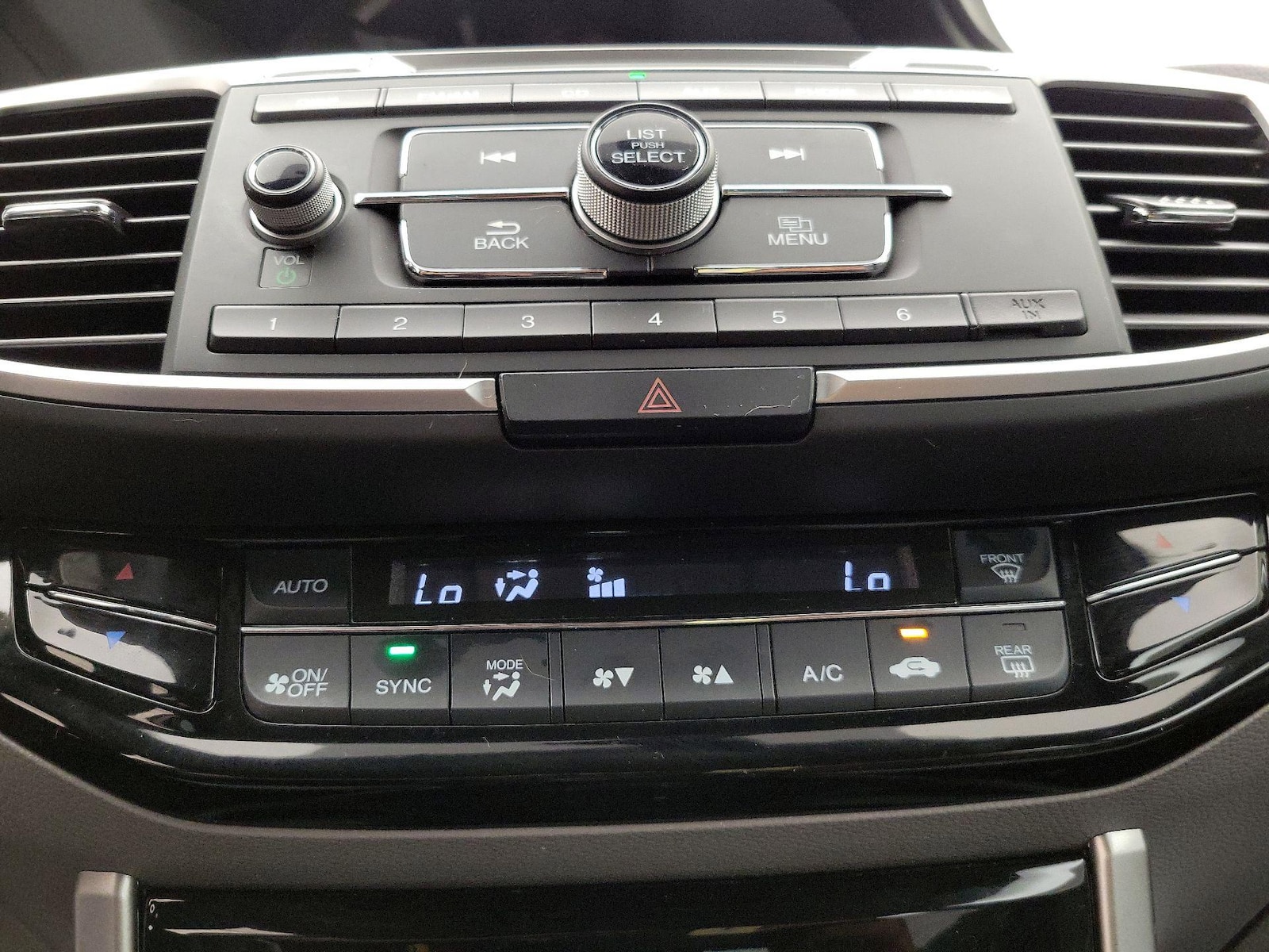 2017 Honda Accord LX - Photo 17