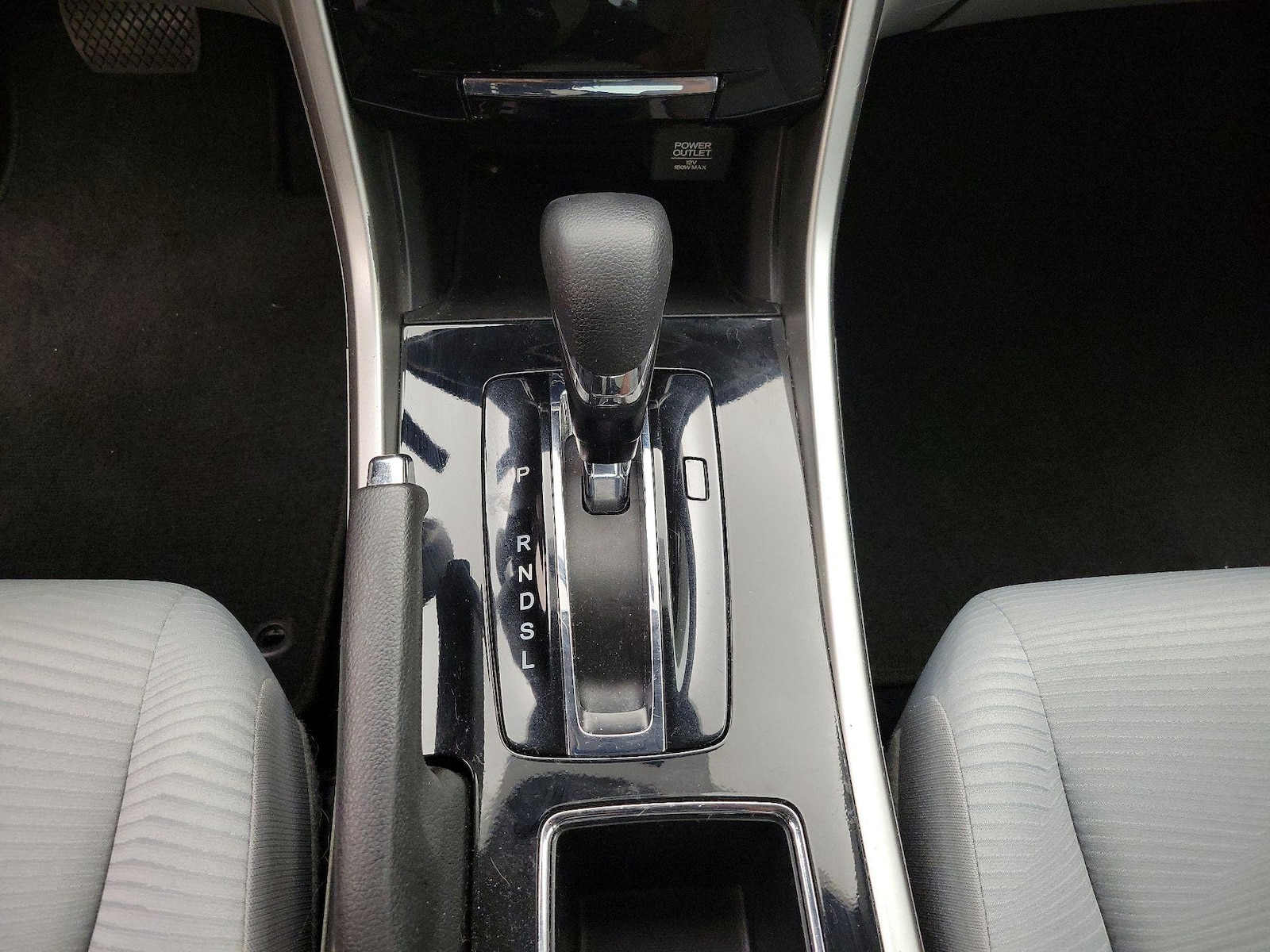 2017 Honda Accord LX - Photo 18